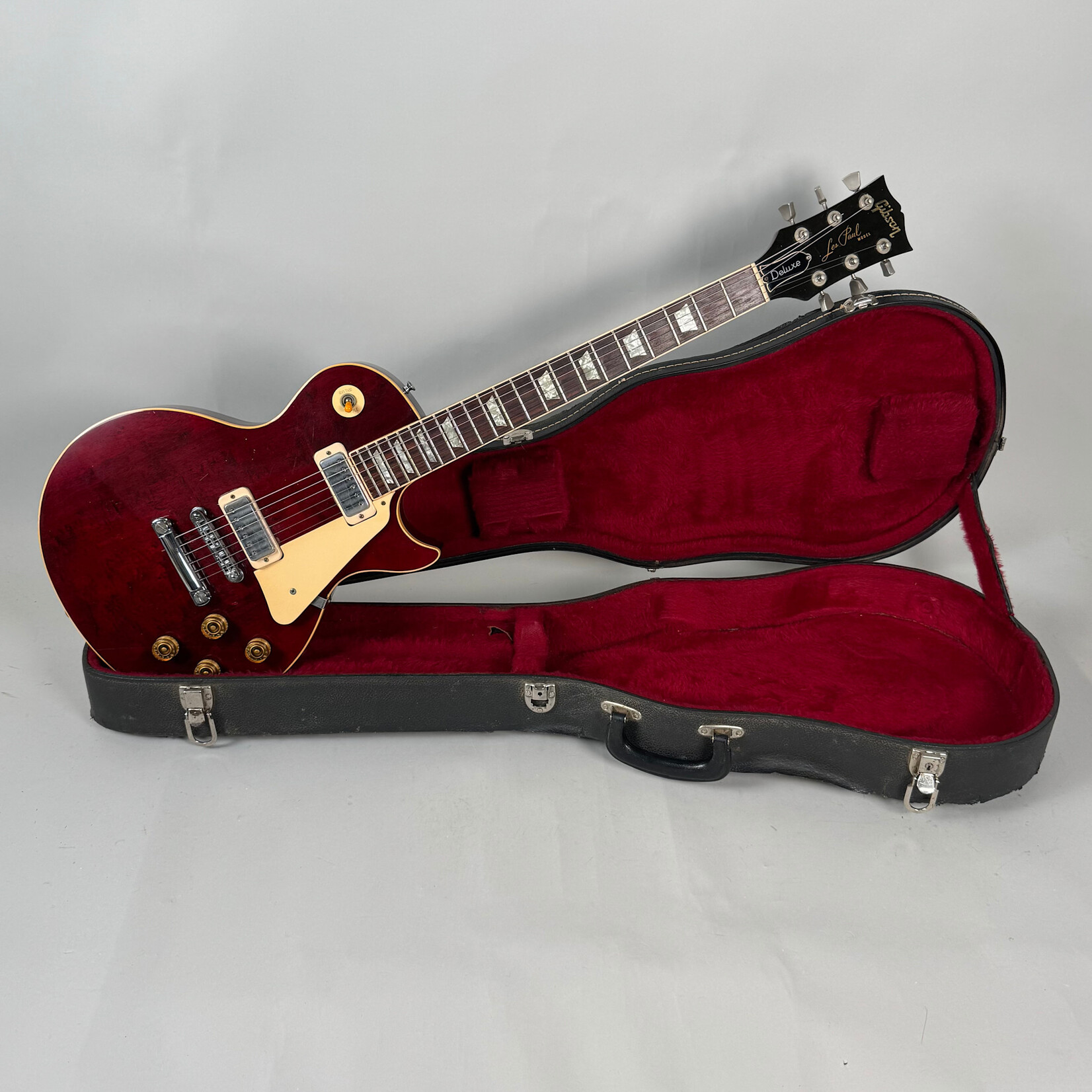 Gibson 1979 Gibson Les Paul Deluxe Wine Red (changed jack, knobs)