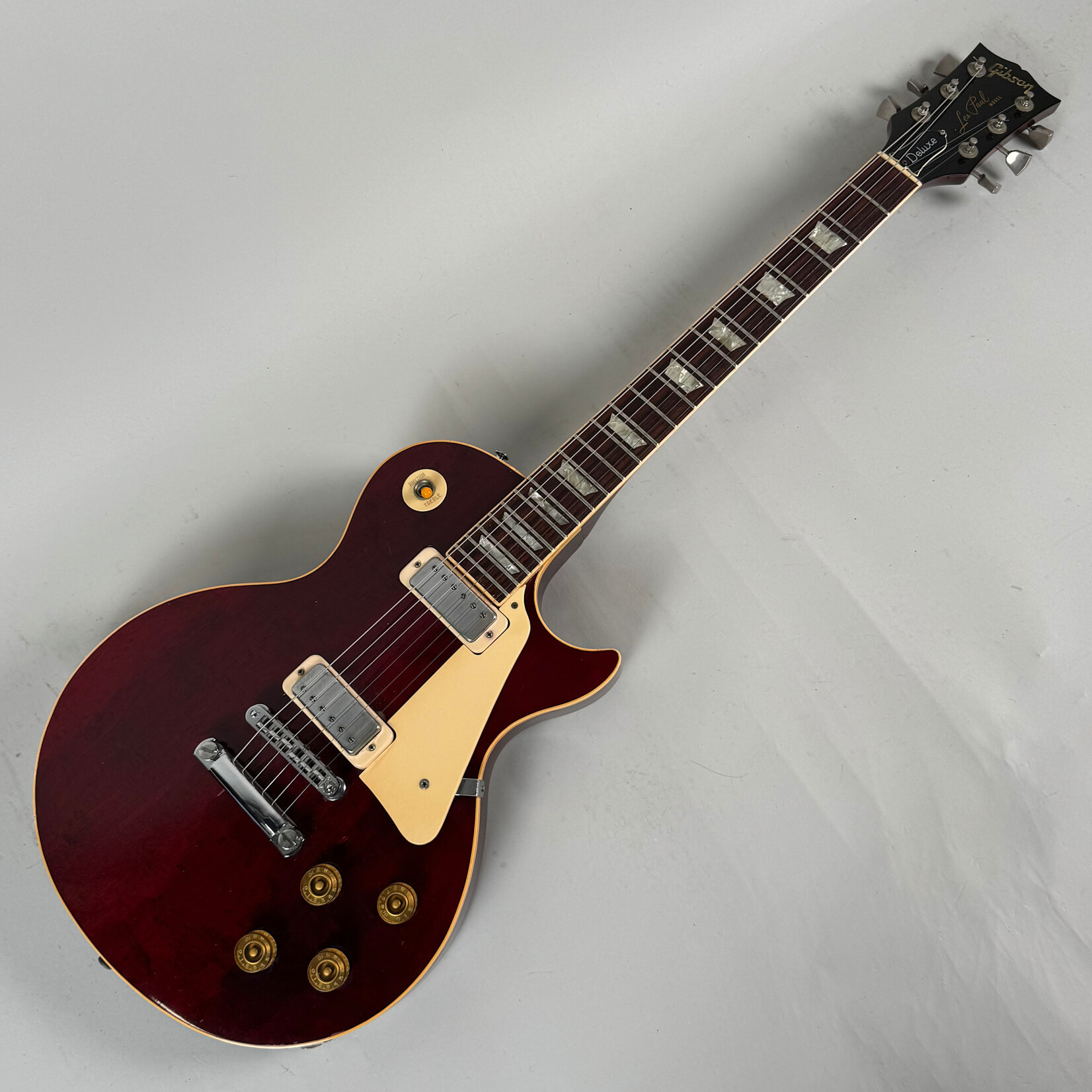 Gibson 1979 Gibson Les Paul Deluxe Wine Red (changed jack, knobs)