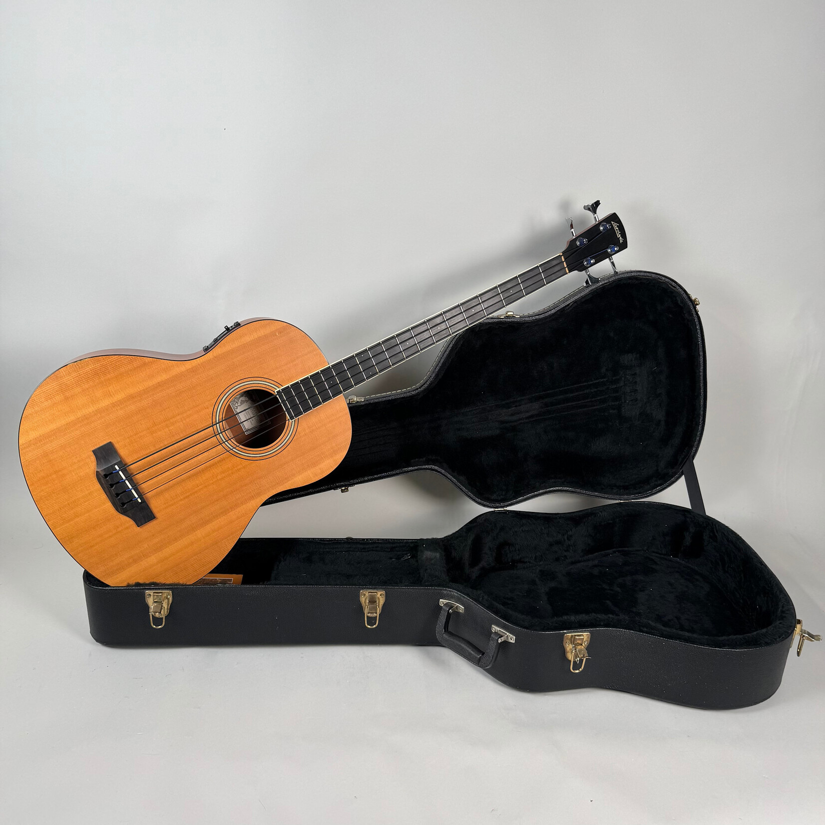 Larrivee 2000 Larrivée B-02 Acoustic Bass W/ OHSC