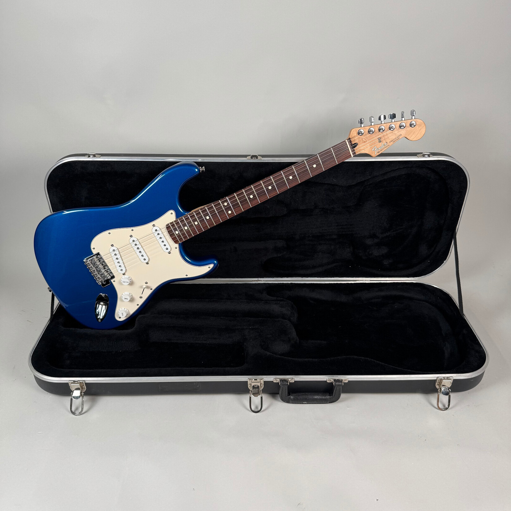 Fender 2005 Fender MIM Stratocaster Standard Sapphire Blue W/ Case
