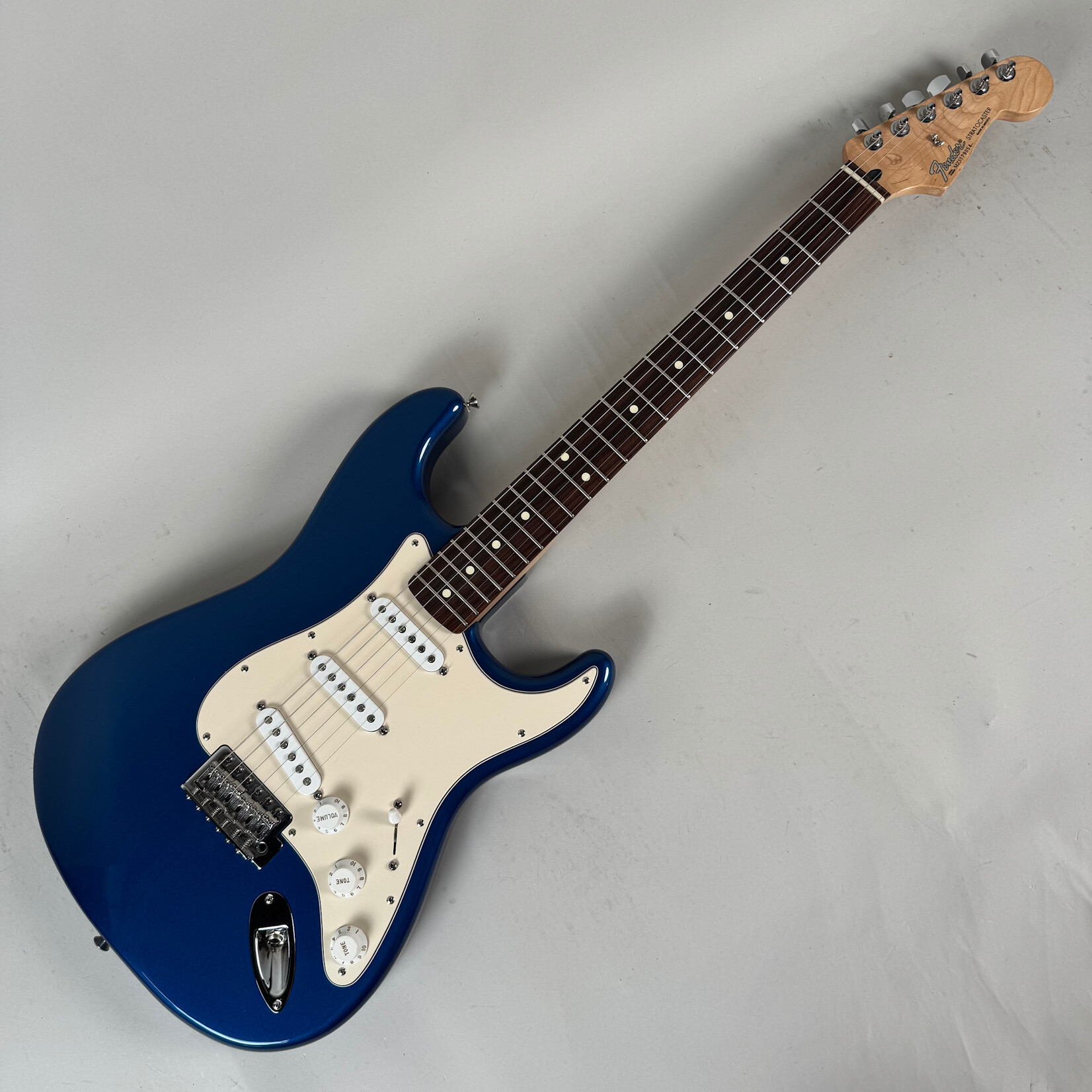 Fender 2005 Fender MIM Stratocaster Standard Sapphire Blue W/ Case