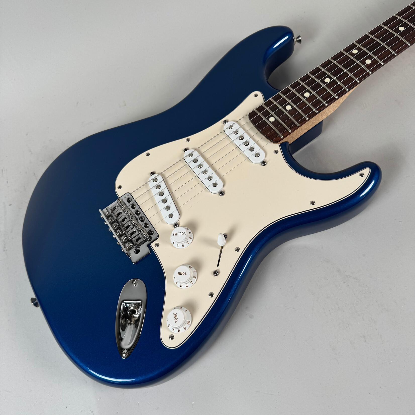 Fender 2005 Fender MIM Stratocaster Standard Sapphire Blue W/ Case
