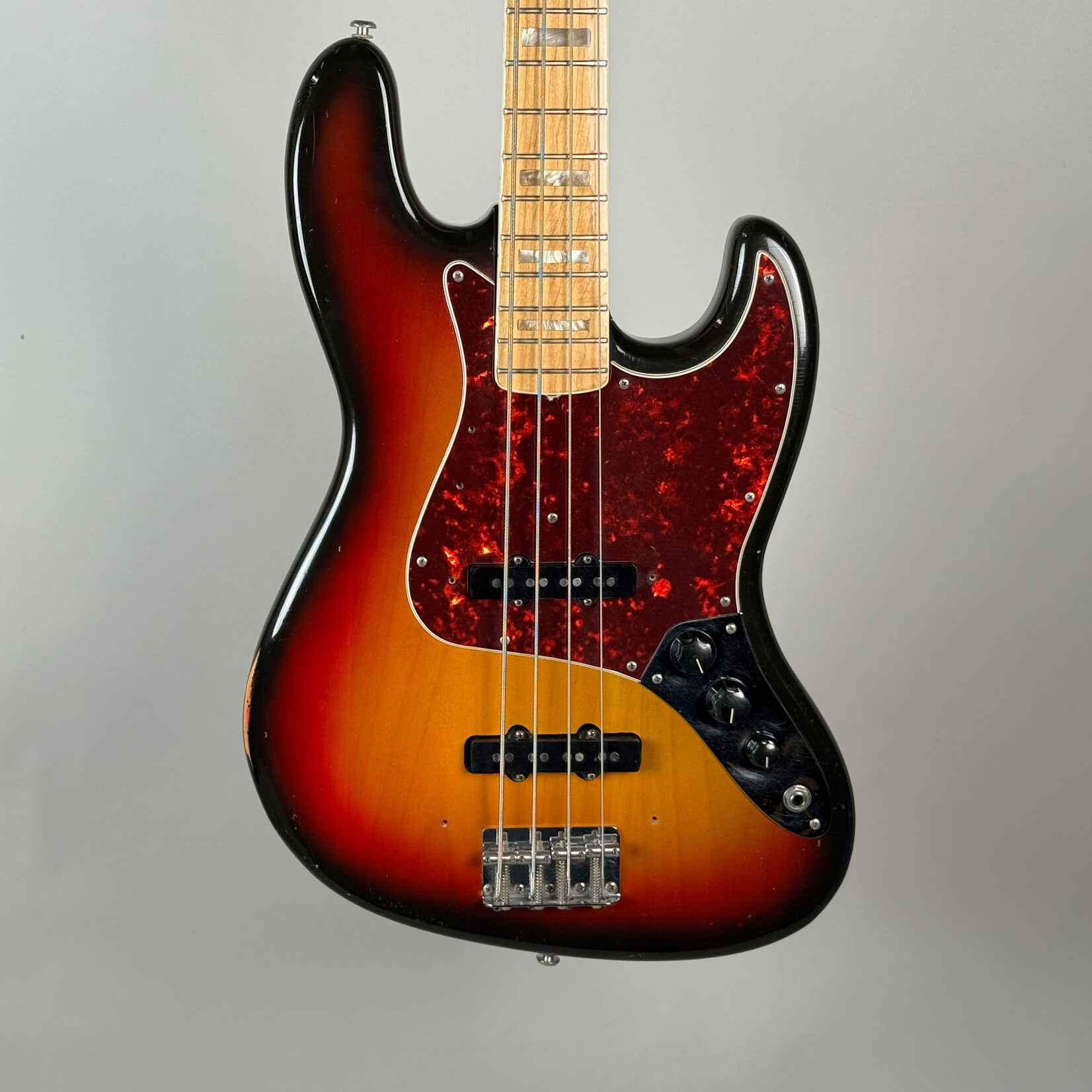 Fender 1975 Fender Jazz Bass Sunburst (neck pickup repair)