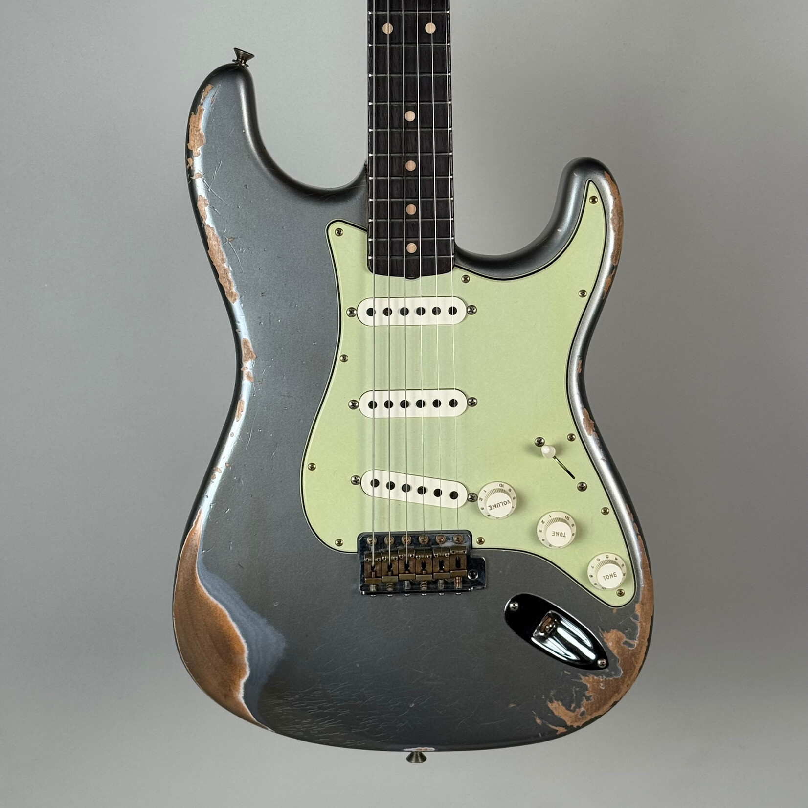 Fender 2022 Fender Heavy Relic 61 Stratocaster Charcoal Frost