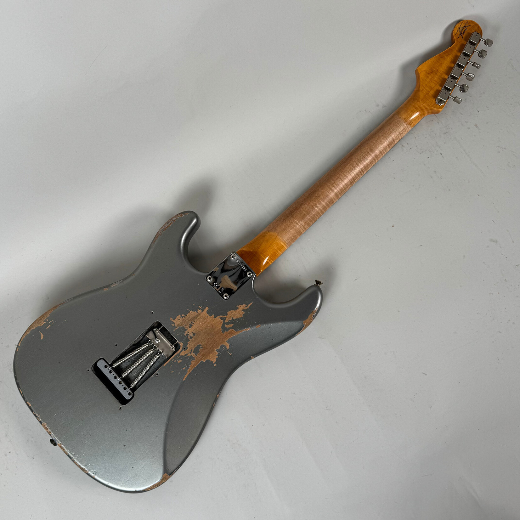 Fender 2022 Fender Heavy Relic 61 Stratocaster Charcoal Frost