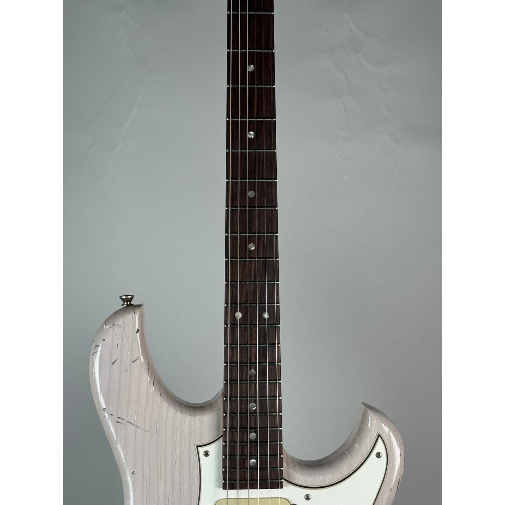 Novo Novo Idris Custom Mary Kaye White