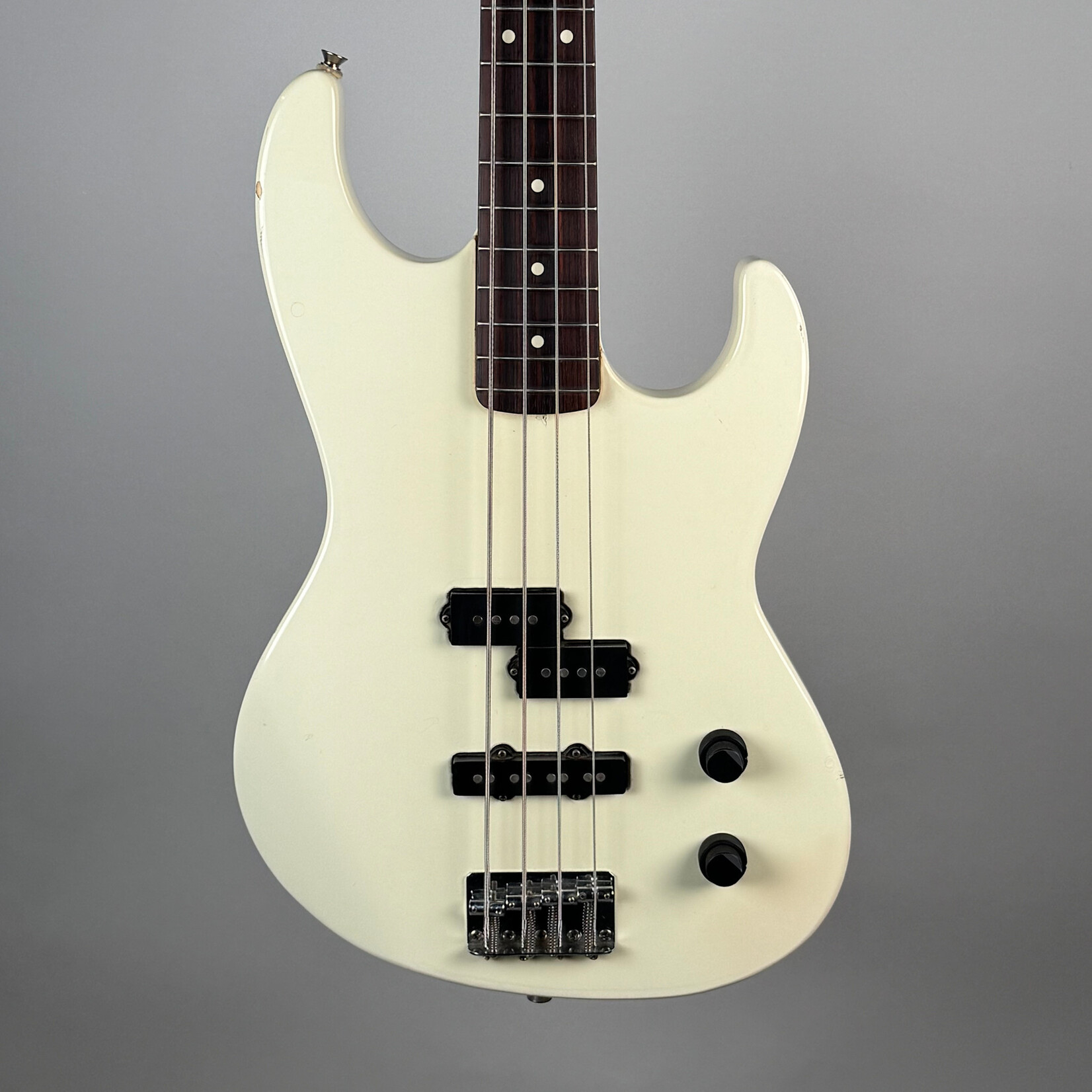 Fender 1991 Fender Prodigy Bass White