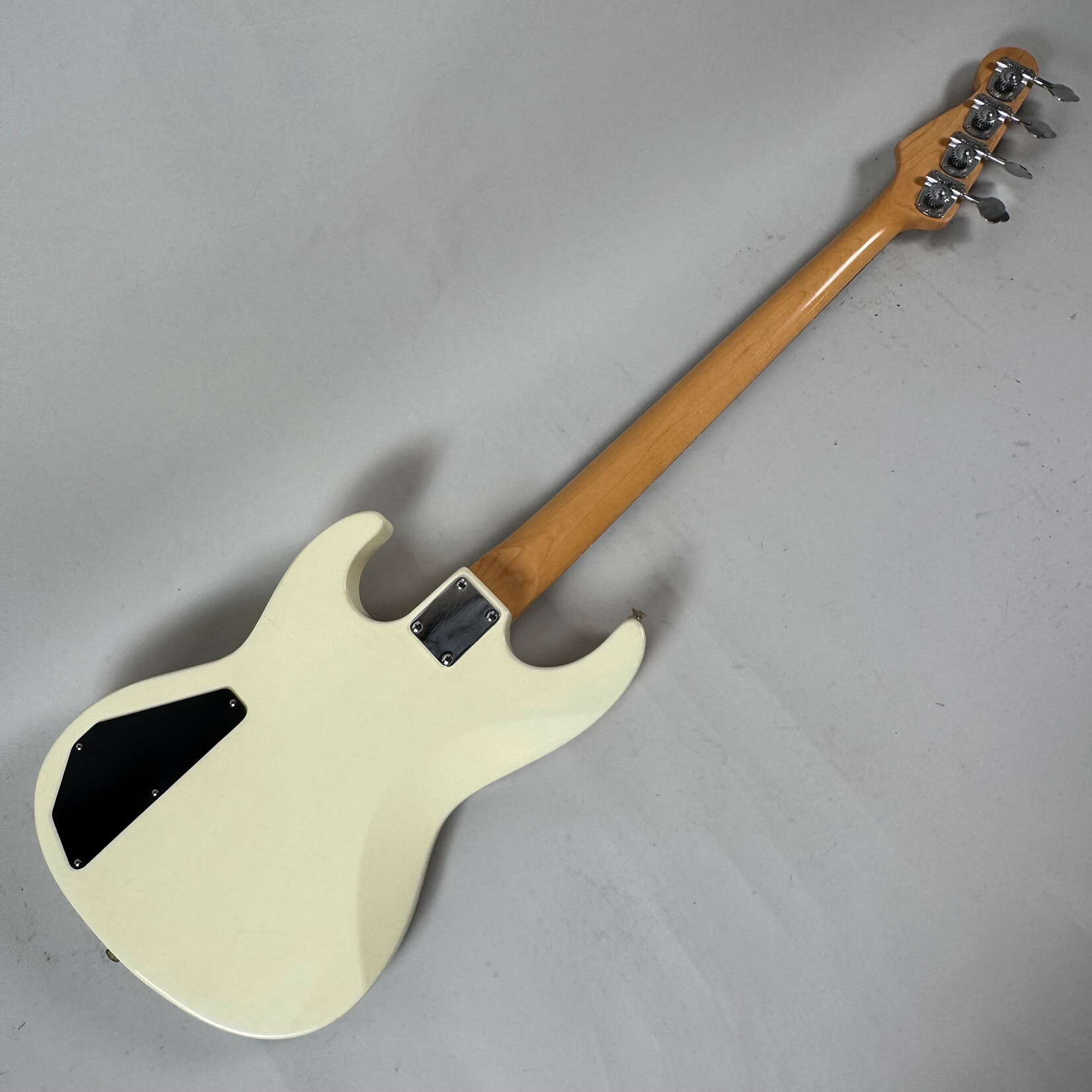 Fender 1991 Fender Prodigy Bass White