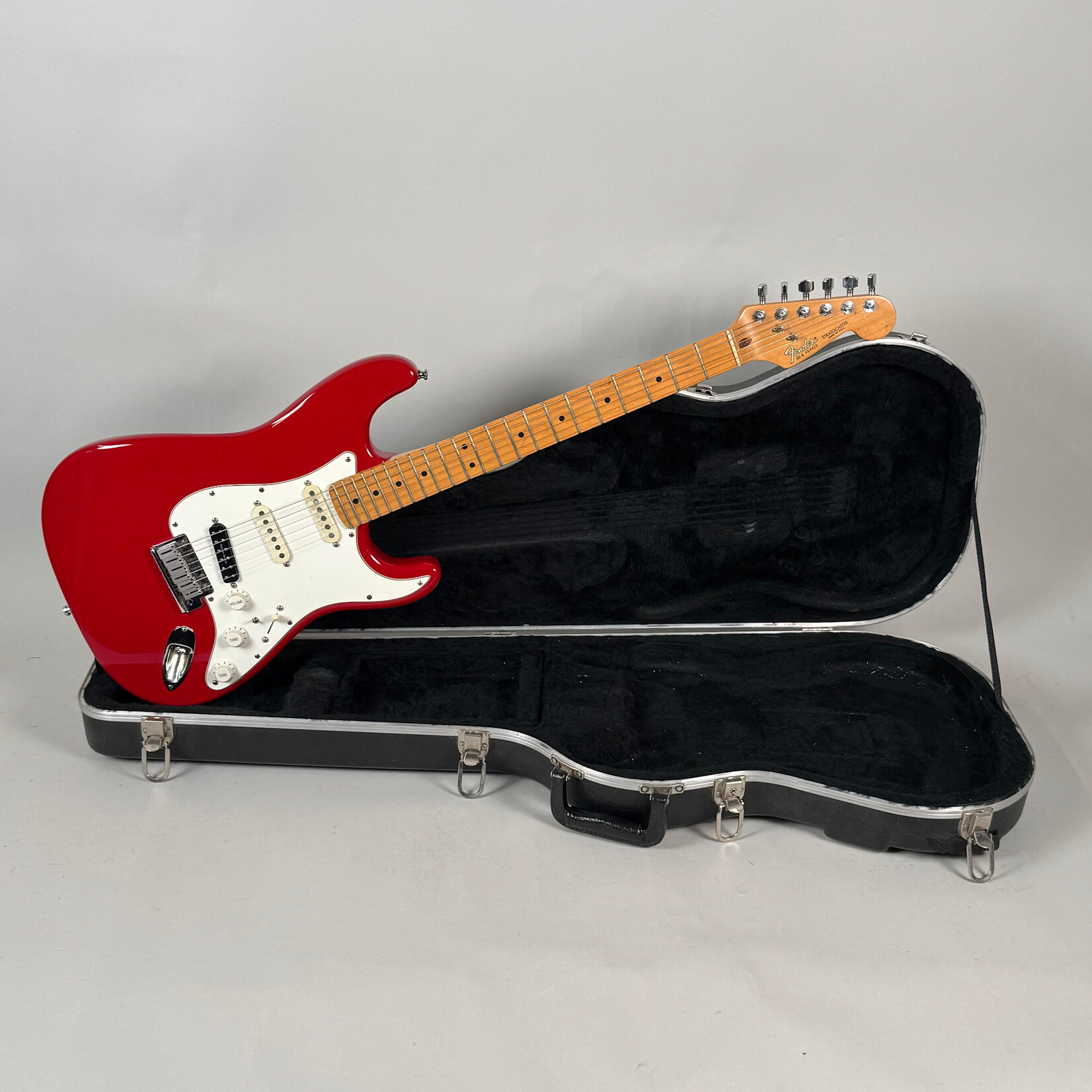Fender mid-80's Fender American Stratocaster Standard Torino Red (bridge humbucker, coil split)