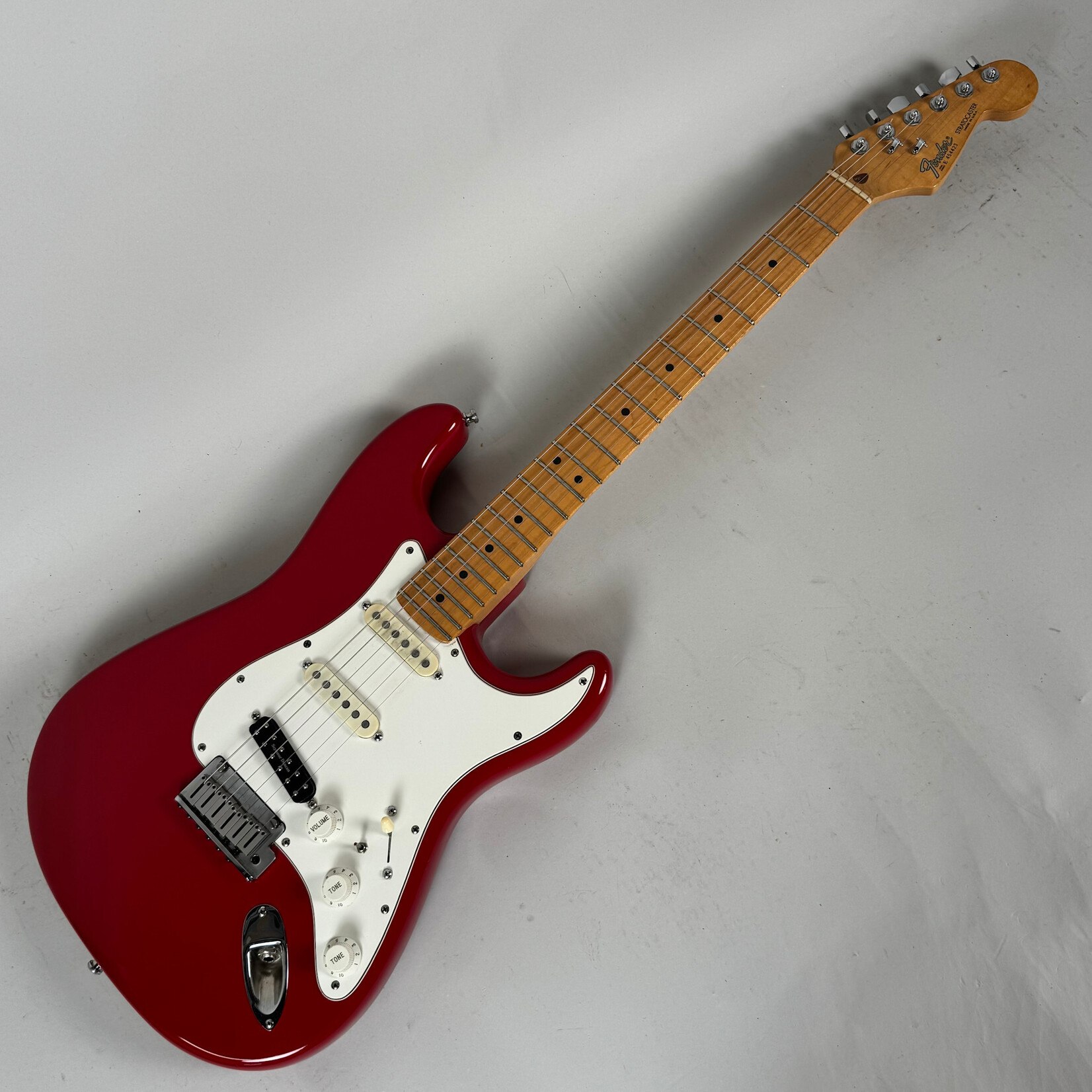 Fender mid-80's Fender American Stratocaster Standard Torino Red (bridge humbucker, coil split)