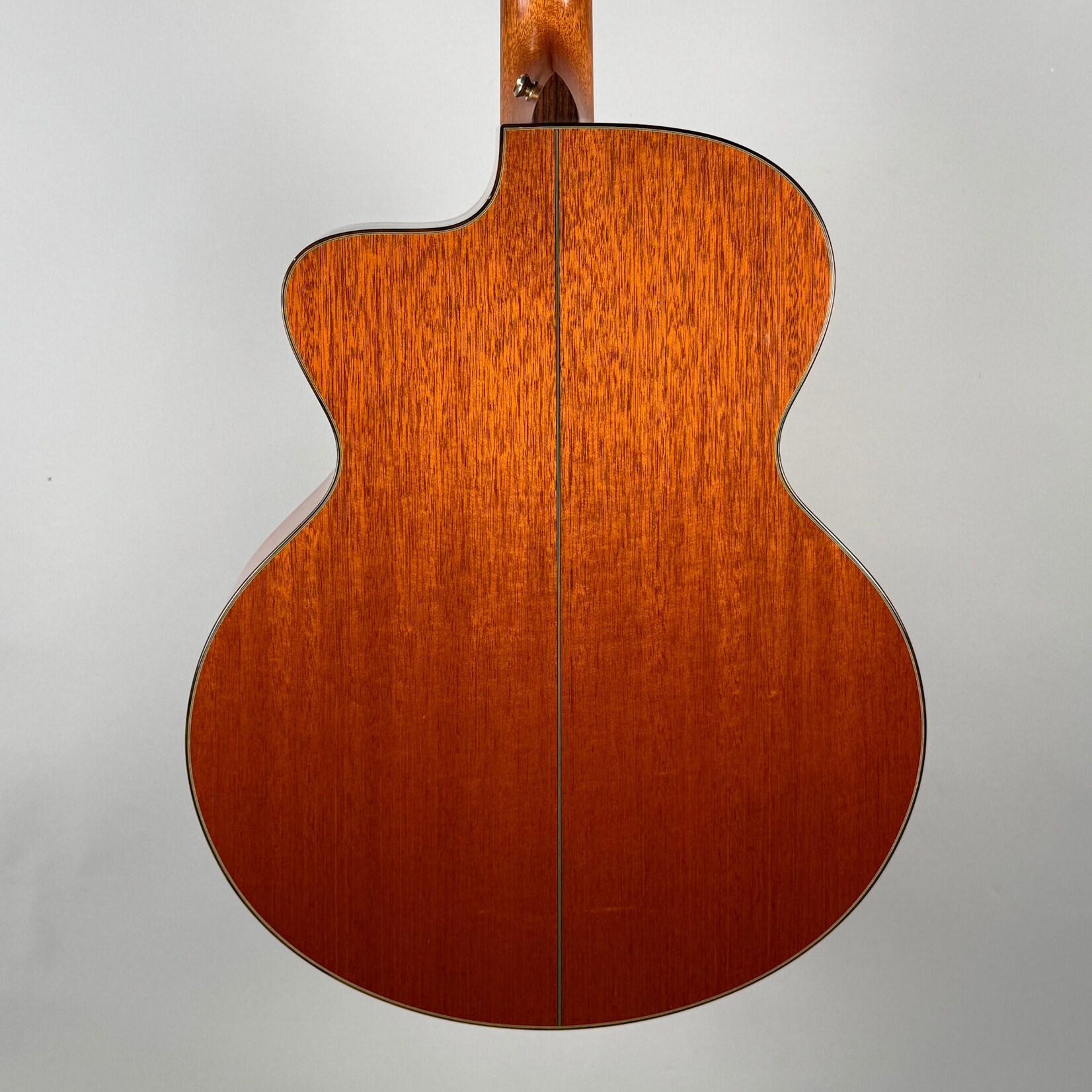 Taylor 2005 Taylor Jumbo Custom Bearclaw Sitka/Mahogany