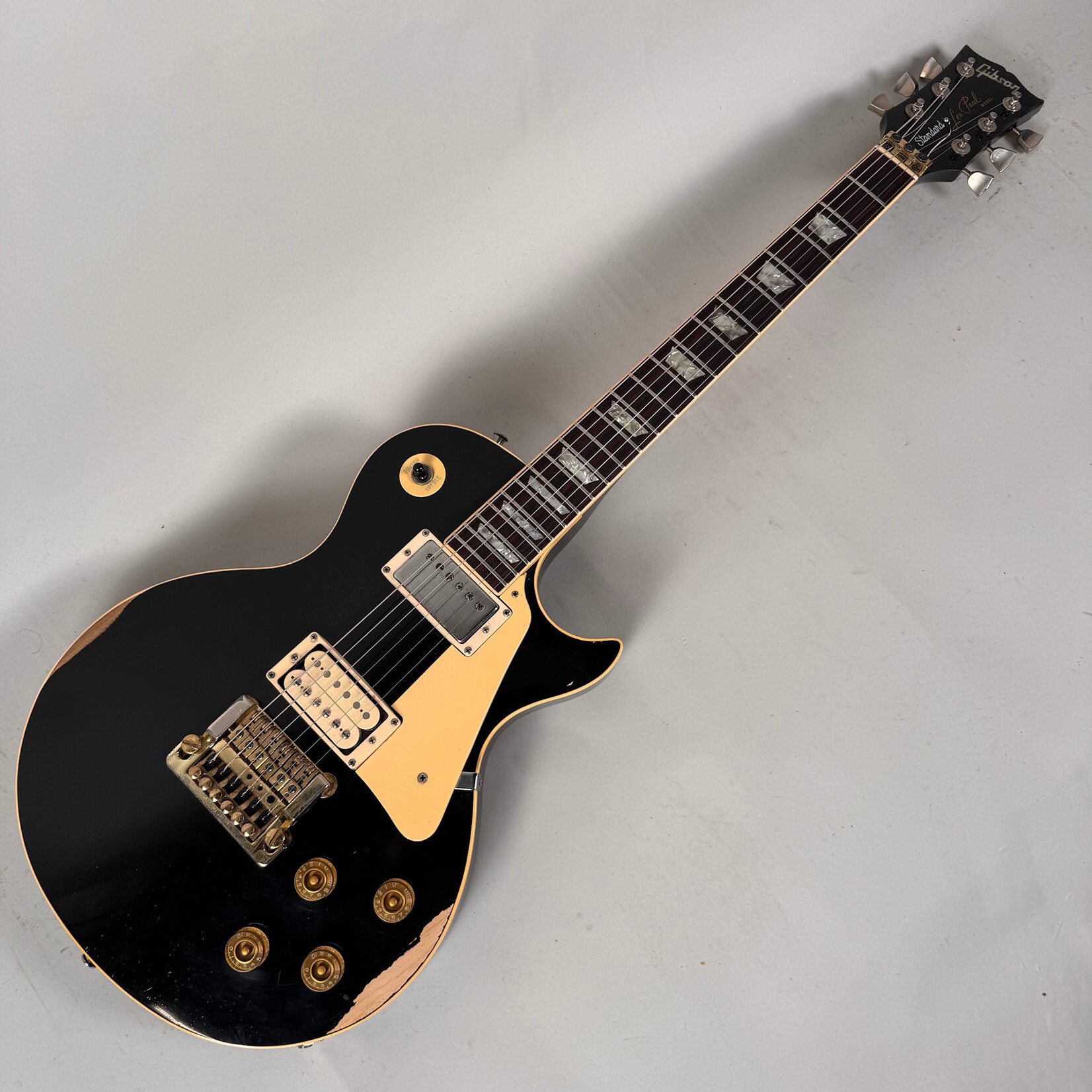 Gibson 1979 Gibson Les Paul Standard Ebony (Added Kahler, Changed Bridge Pickup)