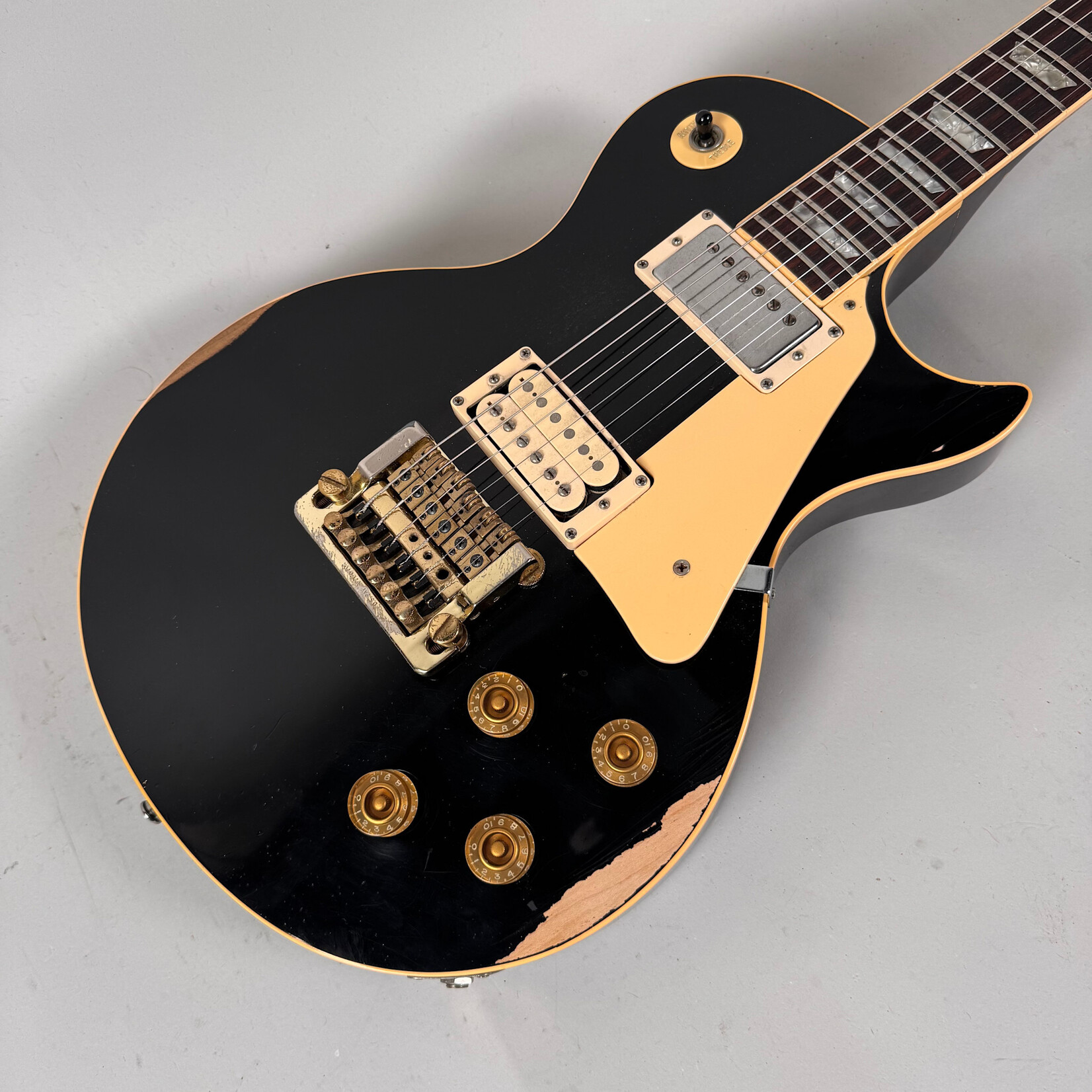 Gibson 1979 Gibson Les Paul Standard Ebony (Added Kahler, Changed Bridge Pickup)