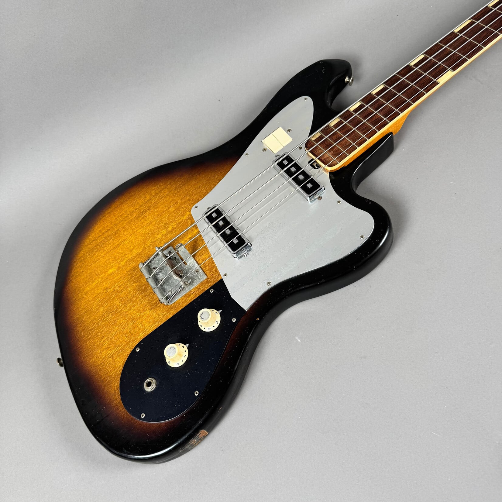 TEISCO 1960’s Teisco BB-200 Sunburst