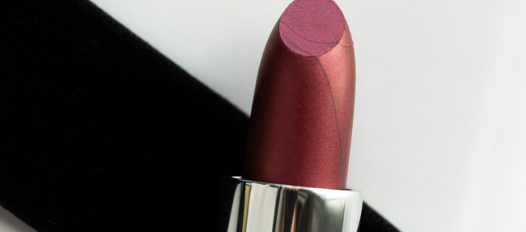 Petal Perfect Lipstick (Glimmering Minerals)