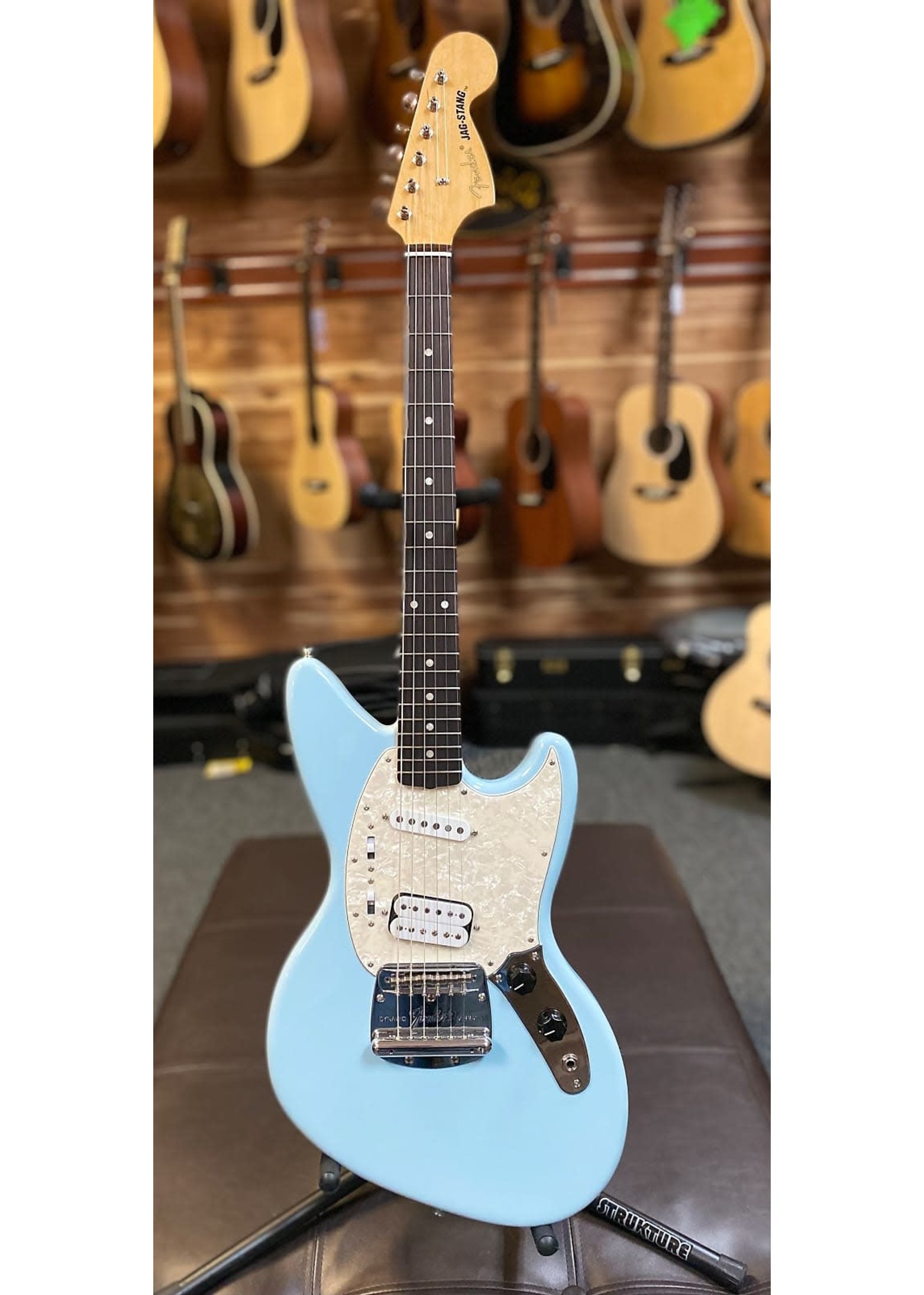 FENDER FENDER KURT COBAIN JAG-STANG SONIC BLUE W/GIG BAG New Old Stock 2022