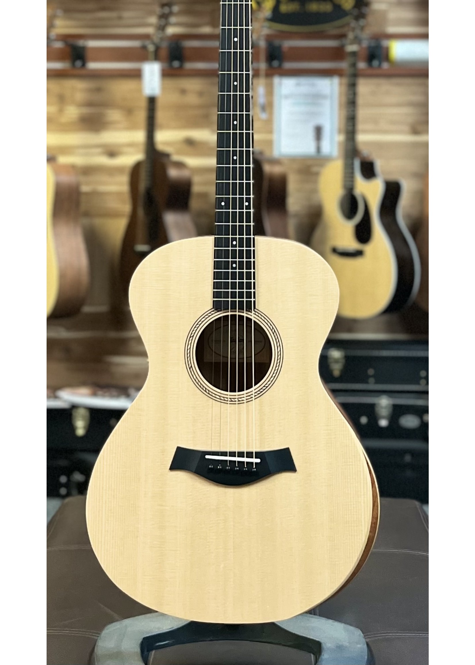 TAYLOR ACADEMY 12 GRAND C0NCERT GUITAR