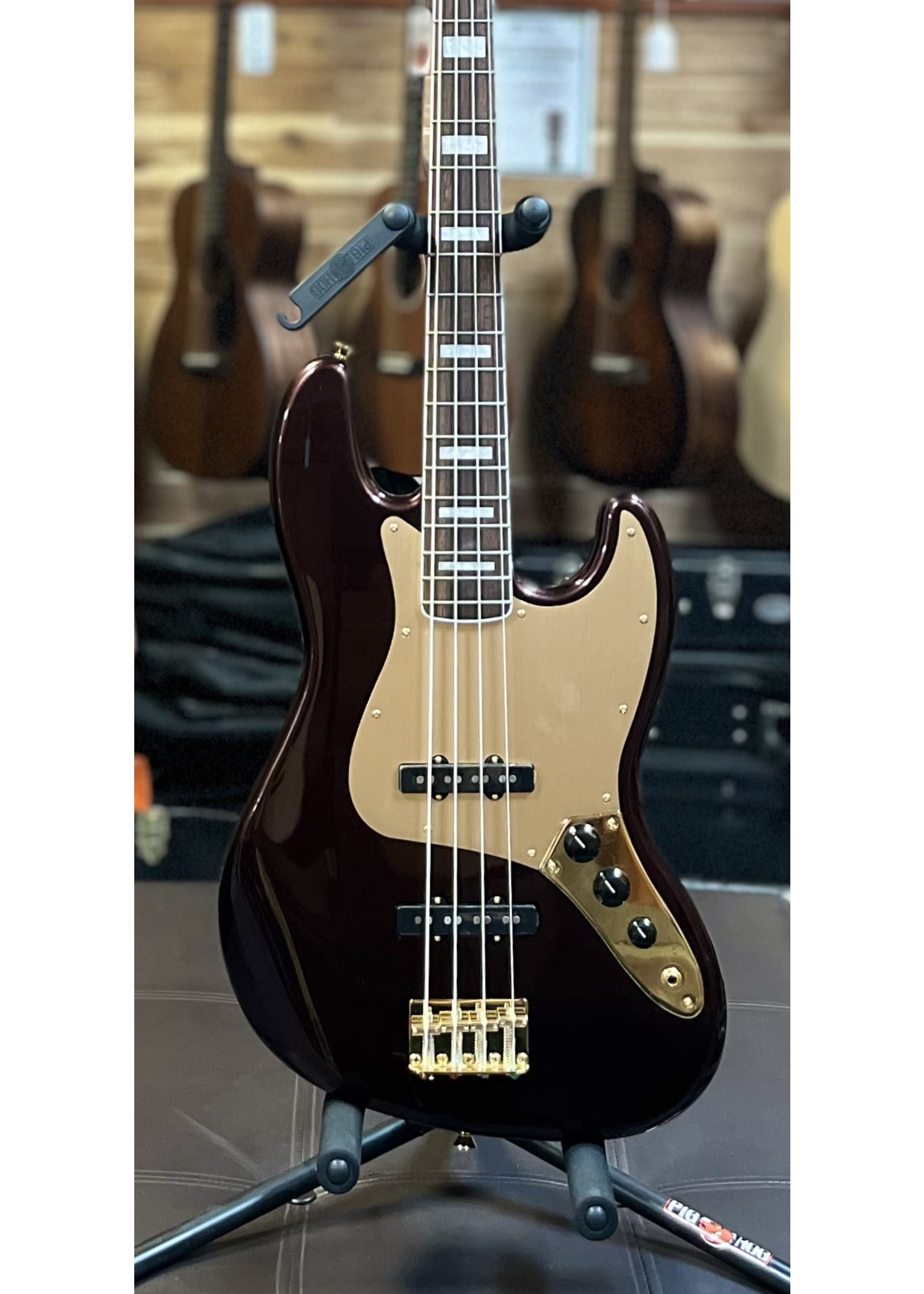 Squier Squier 40th Anniversary Jazz Bass ®, Gold Edition, Laurel  Fingerboard, Gold Anodized Pickguard, Ruby Red Metallic