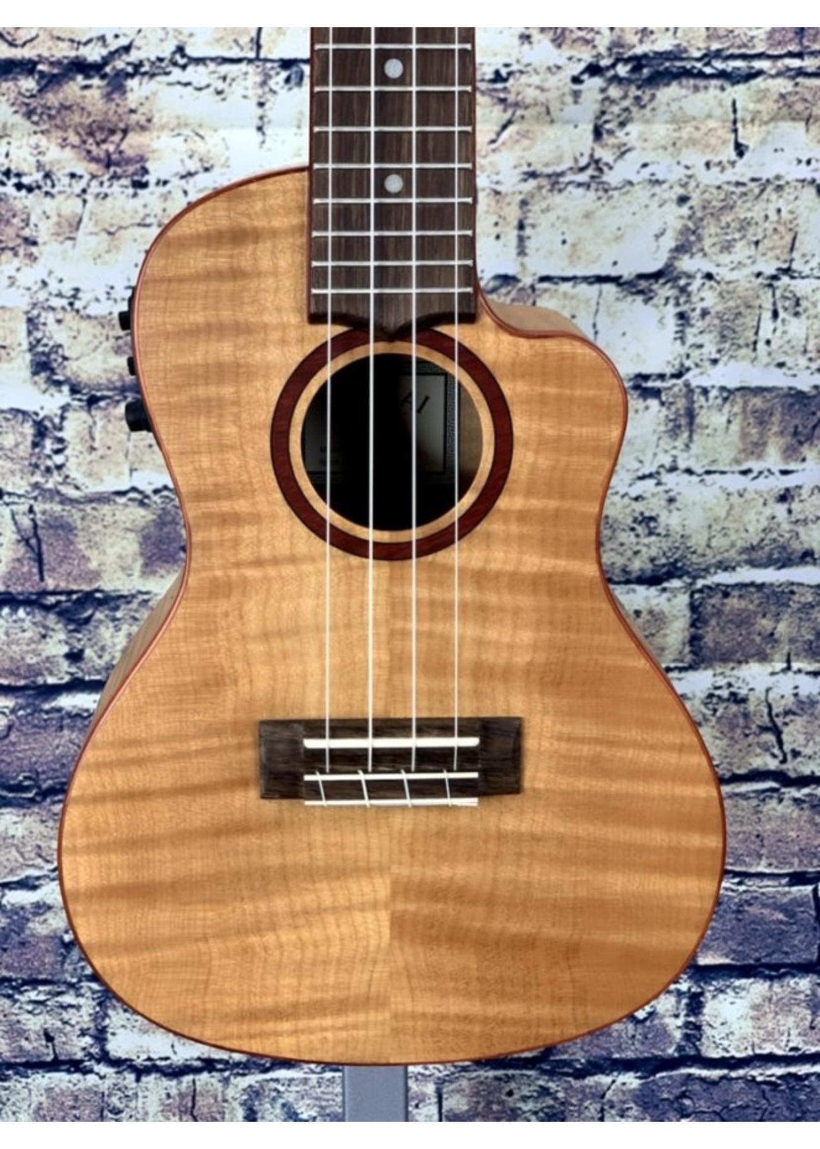 Lanikai Lanikai FM-CEC Ukulele Flame Maple  Natural