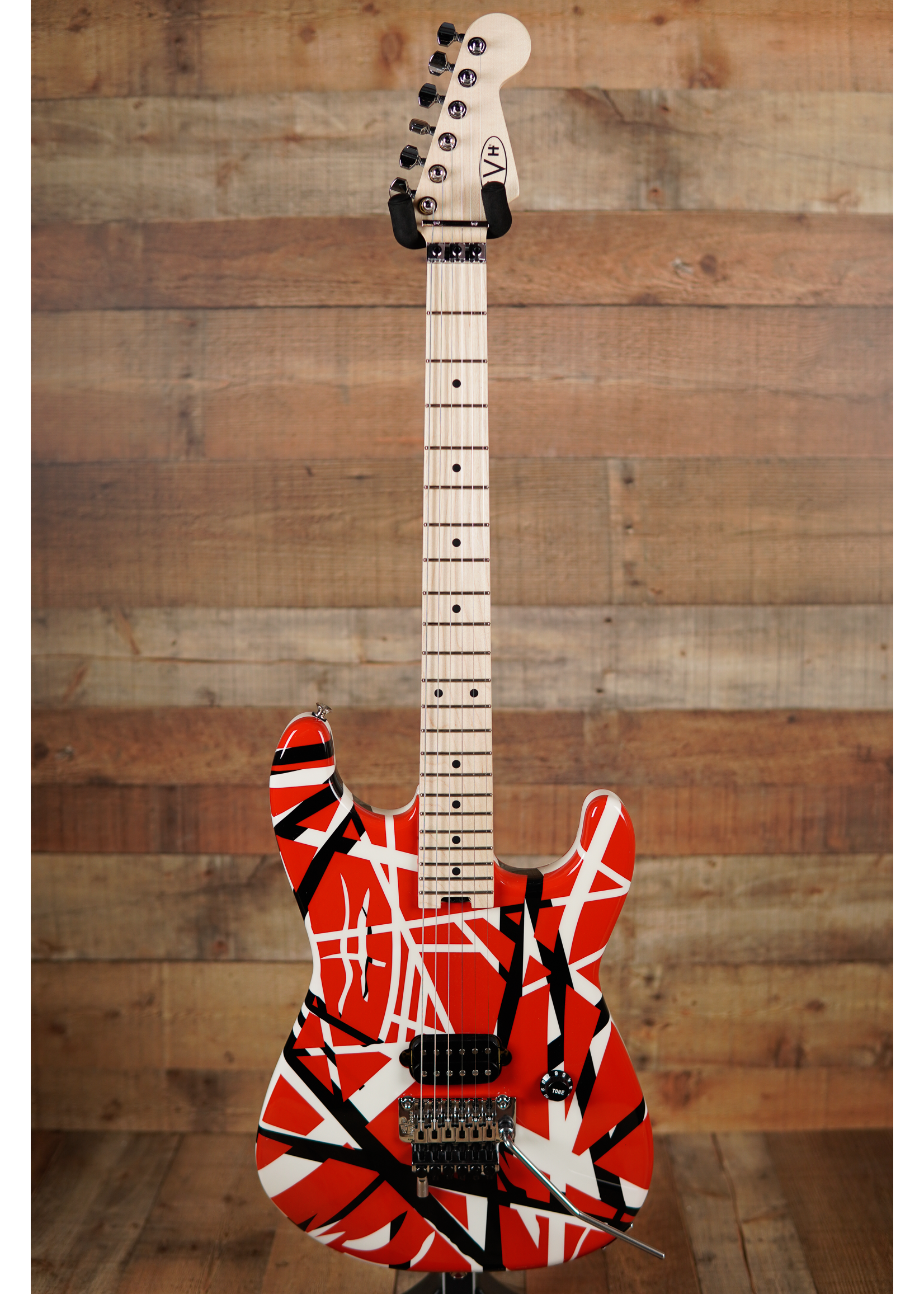 EVH　Striped　Series　Red　Showtime　with　Black　Stripes　Music