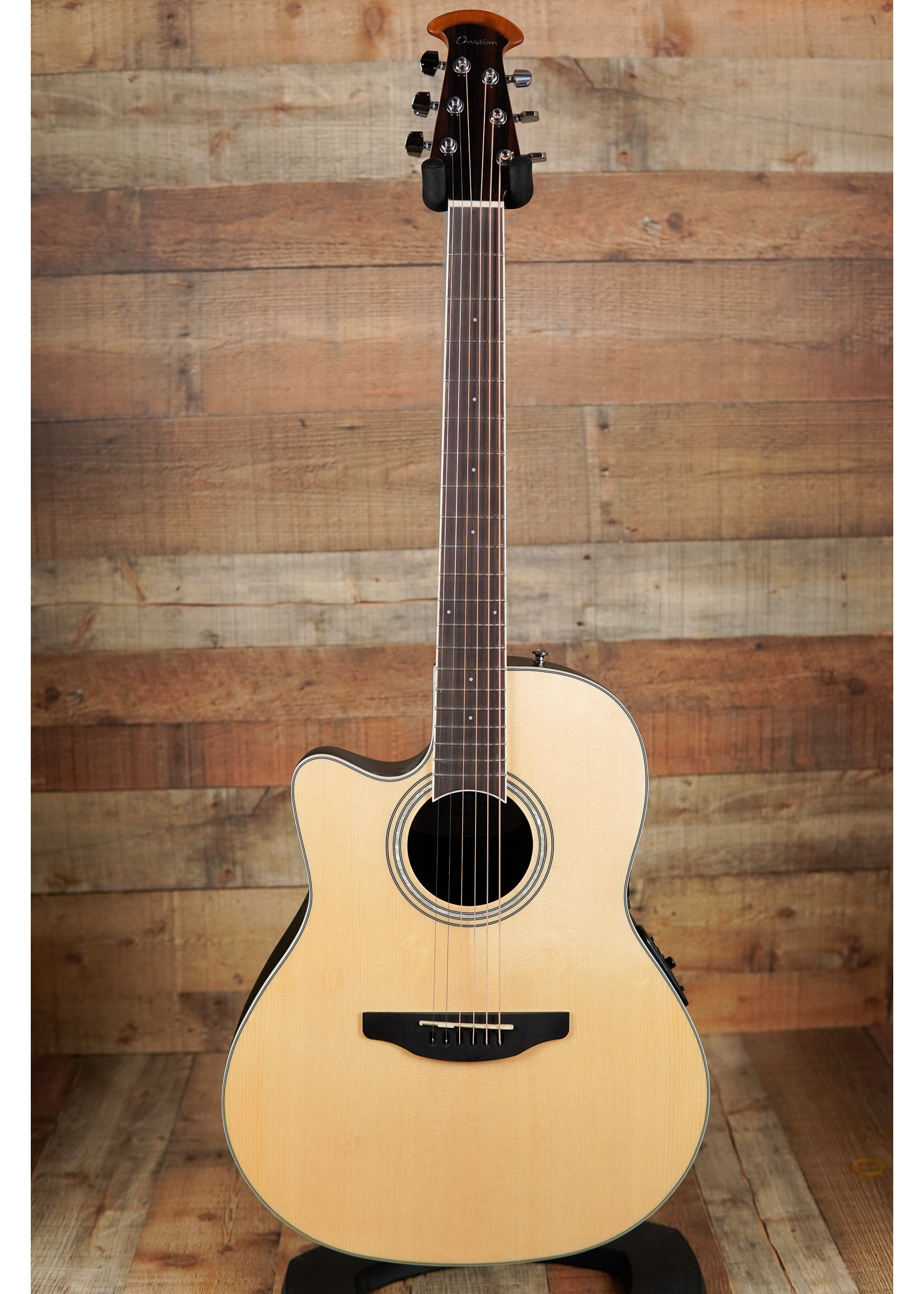 Ovation Ovation Celebrity Standard E-Acoustic Guitar CS24L-4, CS/Cutaway, Natural, Lefty. Mid-Depth