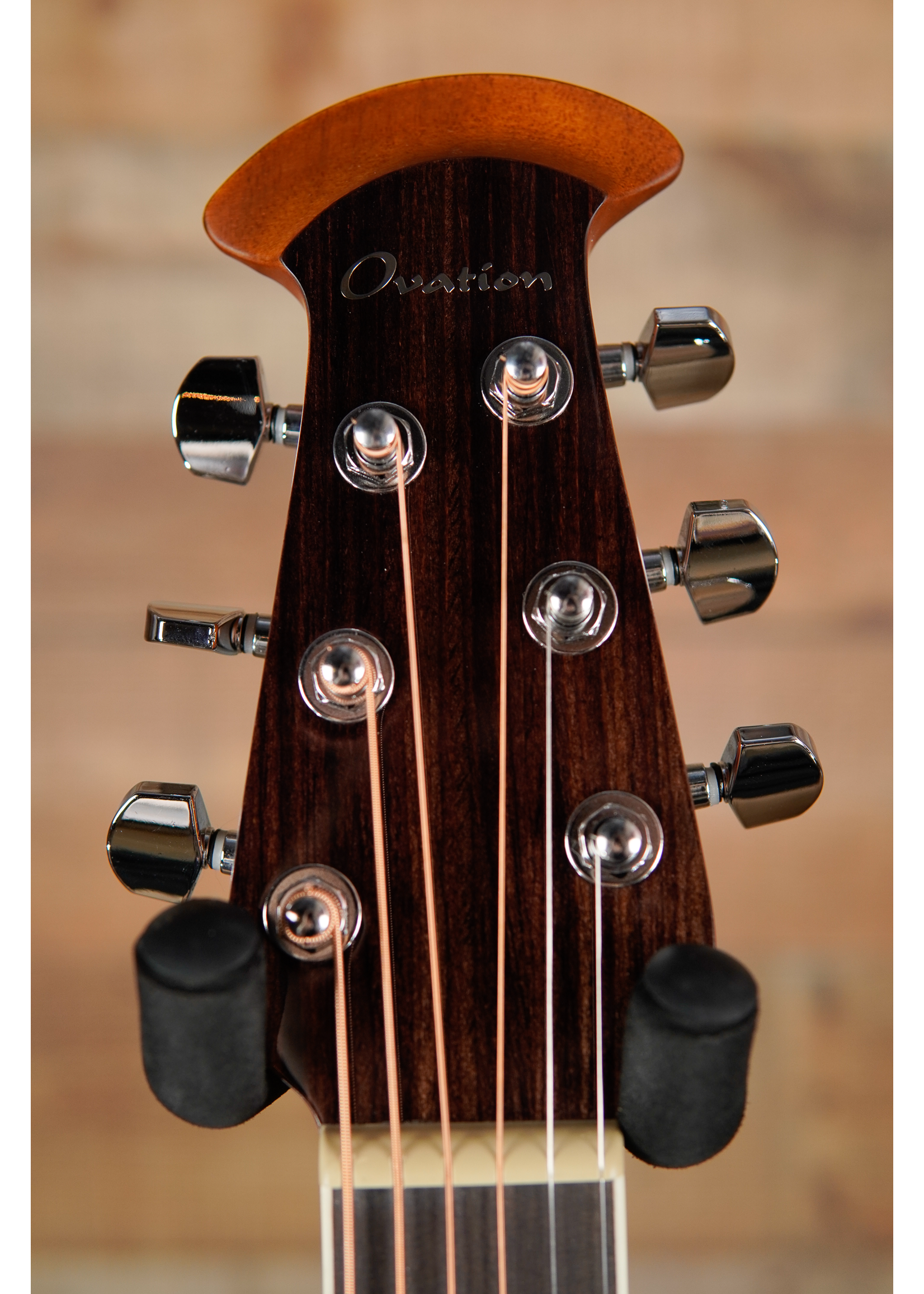 Ovation Ovation Celebrity Standard E-Acoustic Guitar CS24-RR, CS/Cutaway, Ruby Red, Mid-Depth