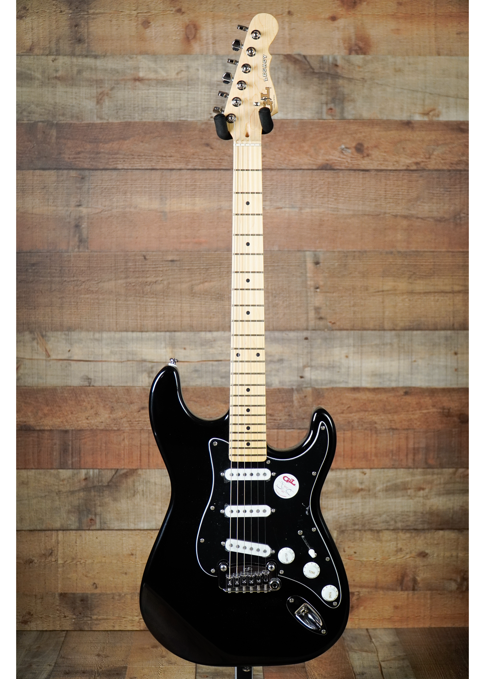 G&L G&L Limited Edition Tribute Series Legacy with Maple Fretboard Black