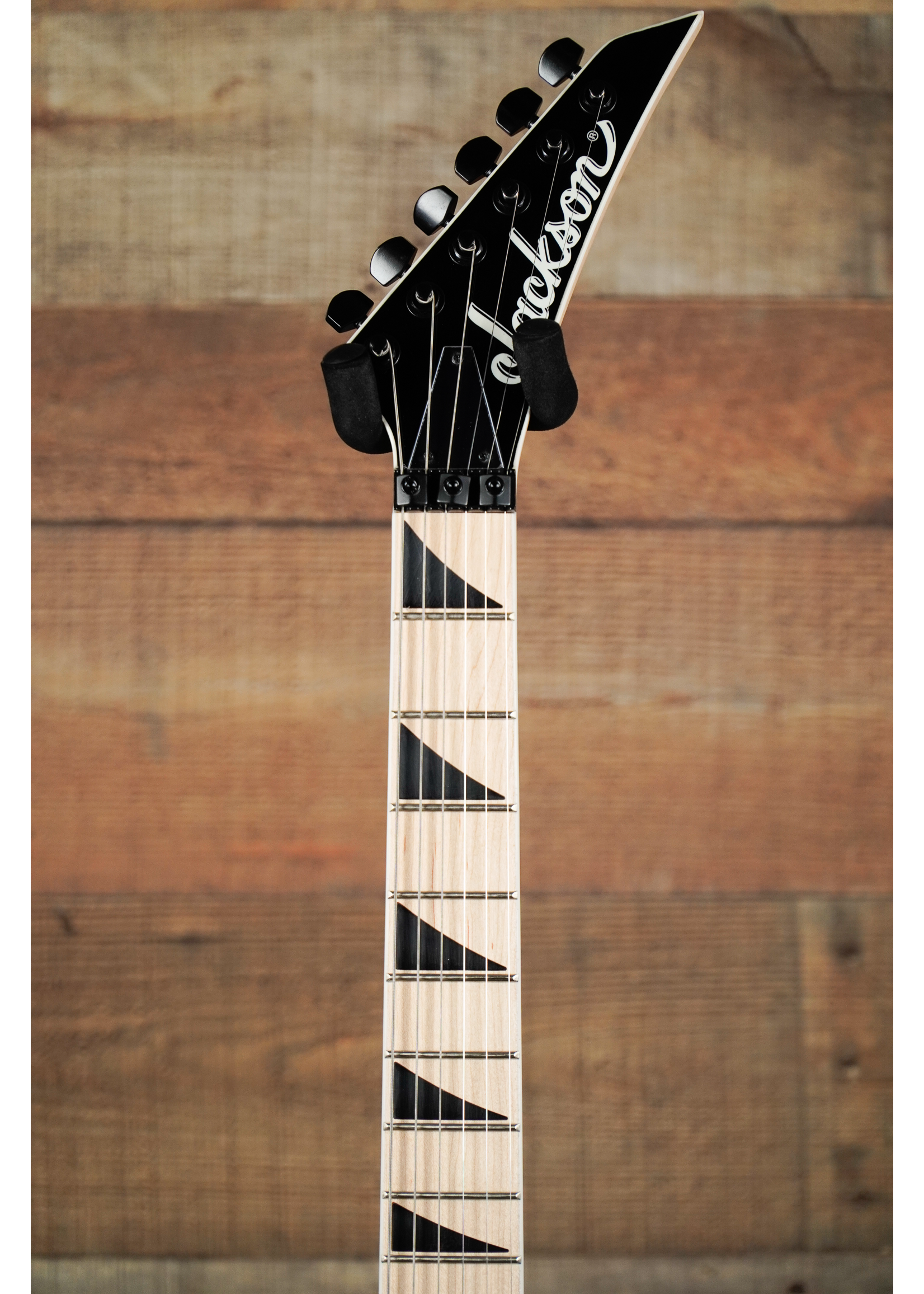 Jackson Jackson JS Series Dinky™ Arch Top JS32 DKAM, Maple Fingerboard, Snow White