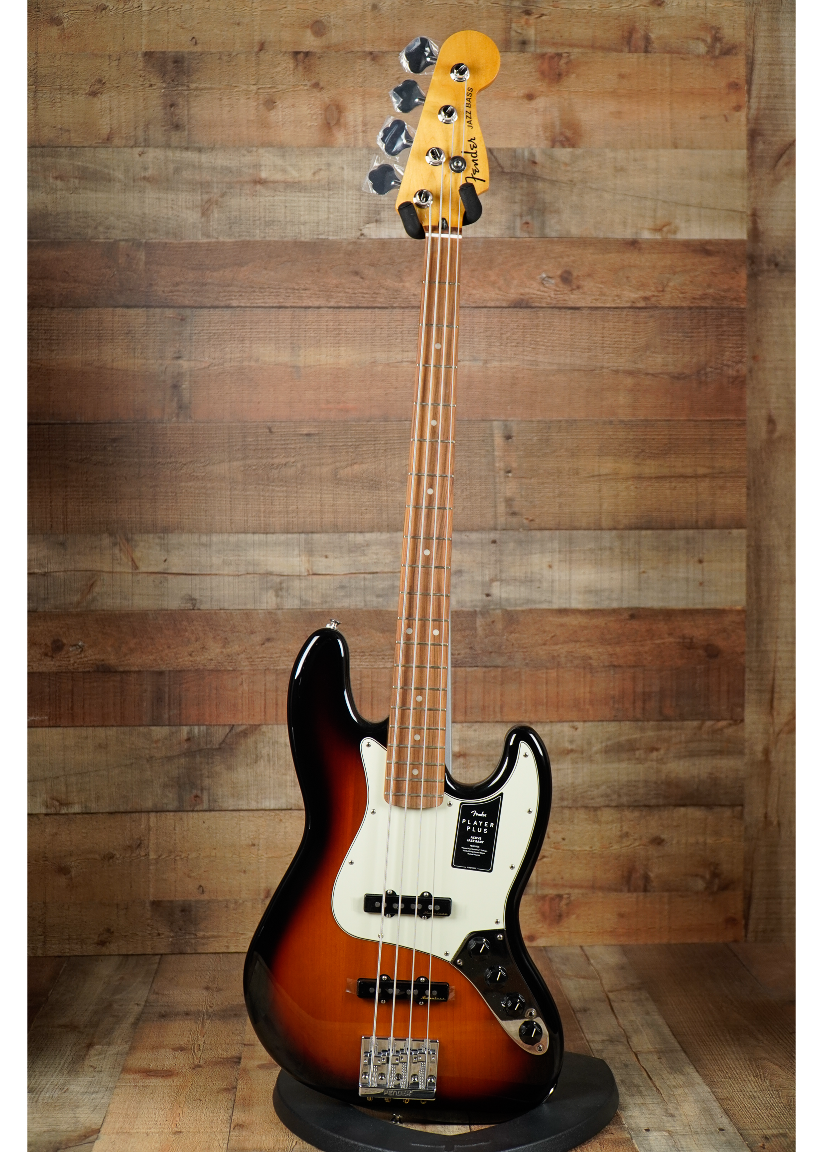 Fender Fender Player Plus Jazz Bass®, Pau Ferro Fingerboard, 3-Color Sunburst