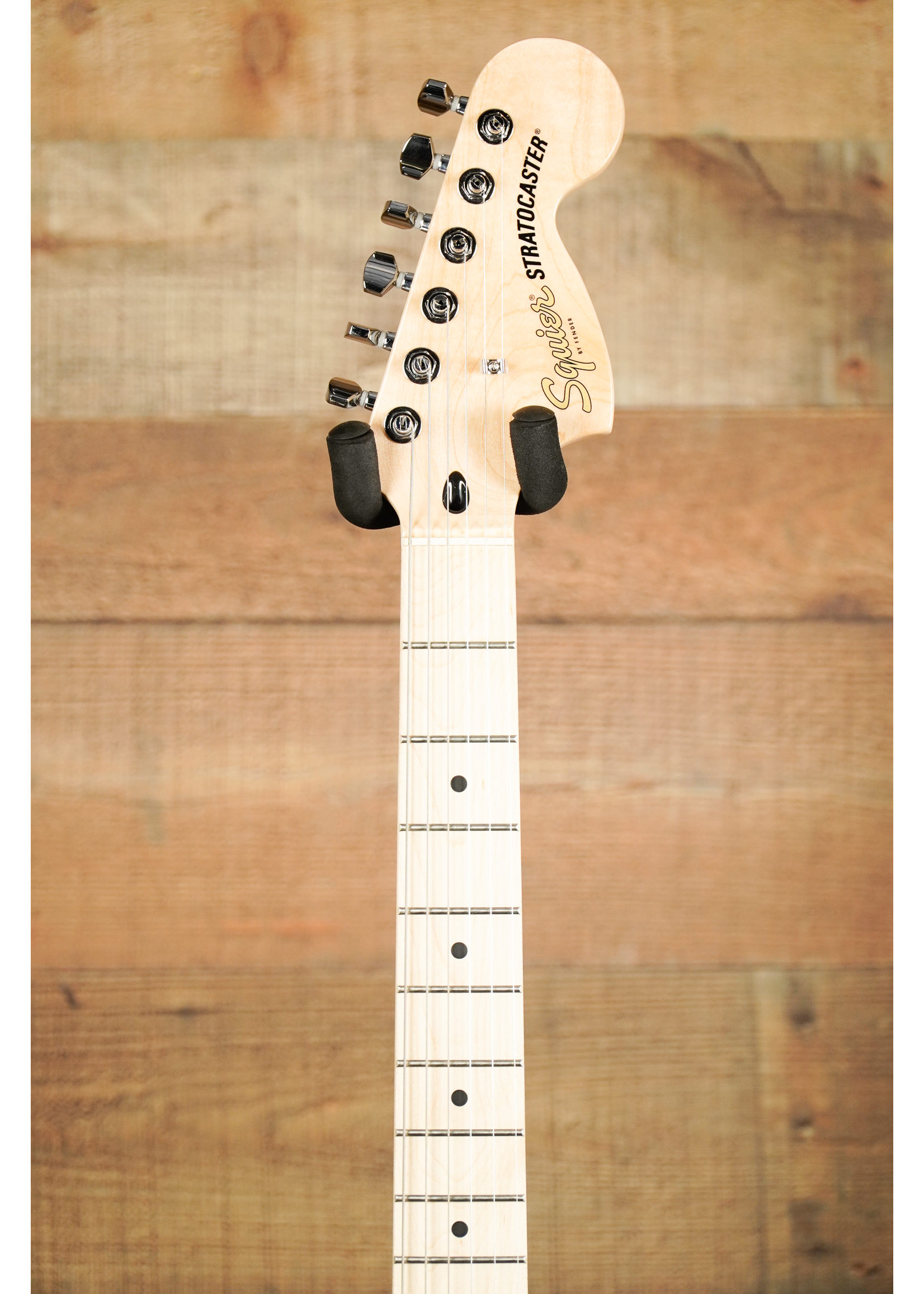 Squier Fender Affinity Series™ Stratocaster® FMT HSS, Maple Fingerboard, White Pickguard, Sienna Sunburst
