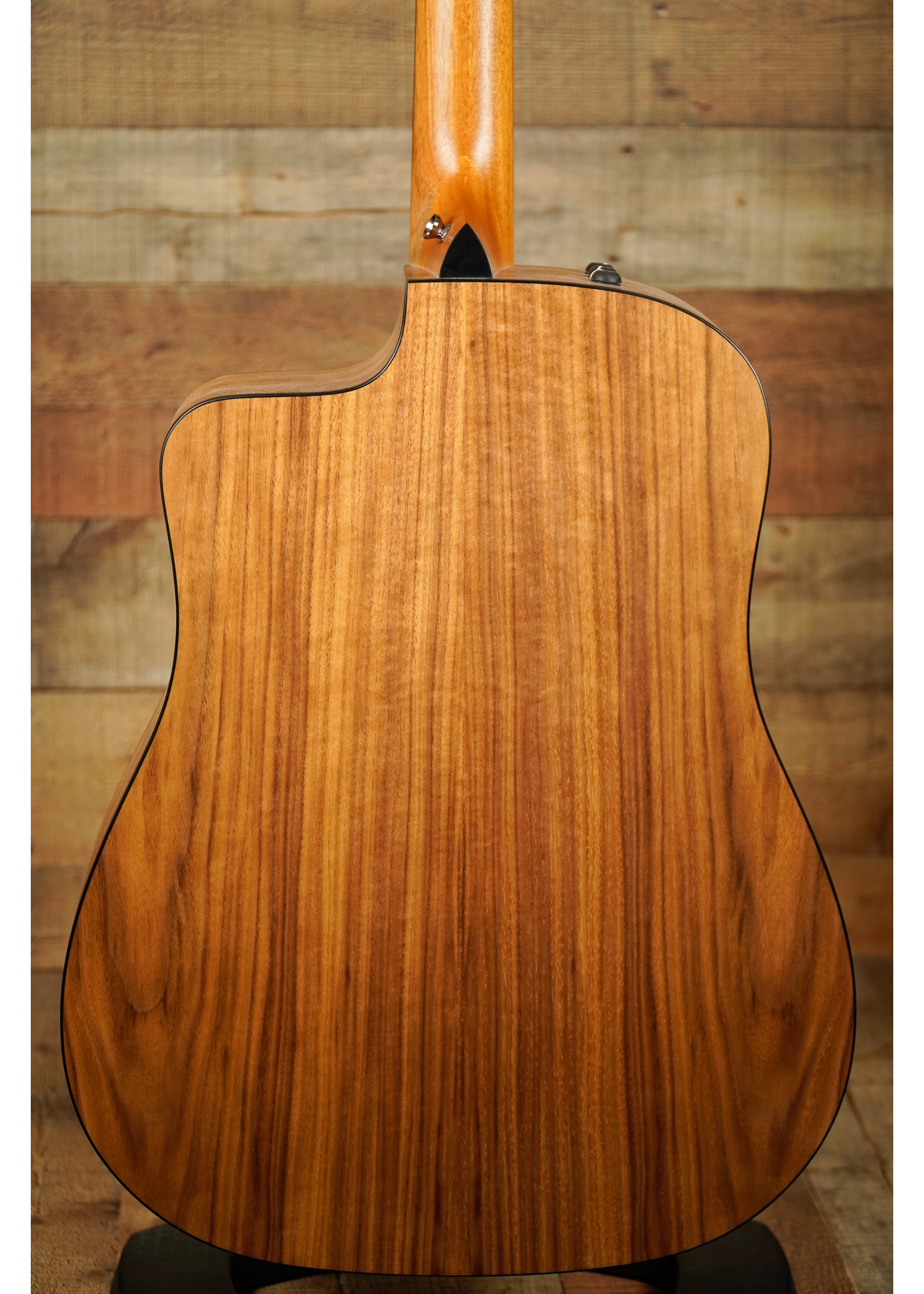 Taylor Taylor  110ce  Natural/ Layered Walnut back and sides