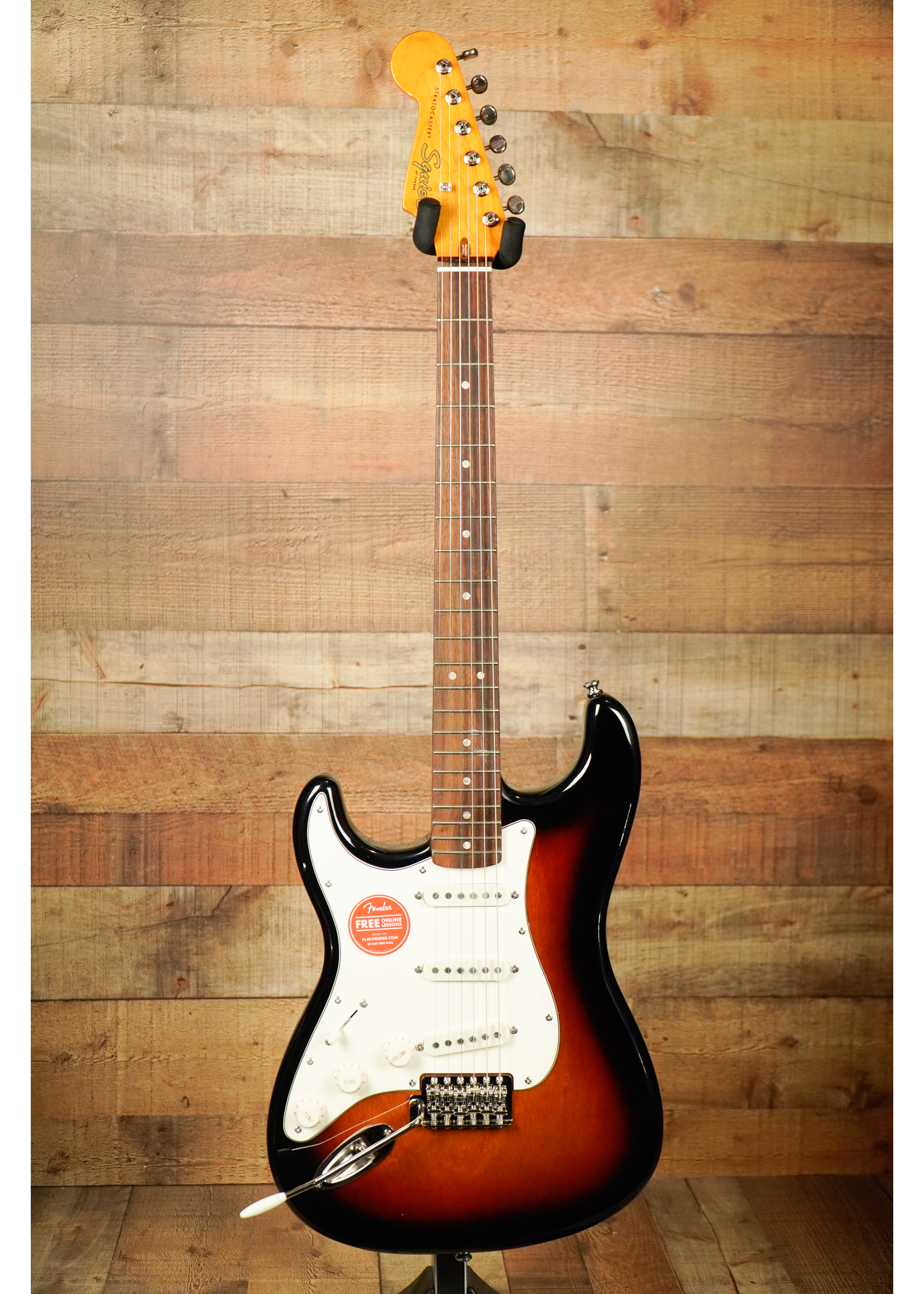 Fender Squier Classic Vibe '60s Stratocaster® Left-Handed, Laurel Fingerboard, 3-Color Sunburst