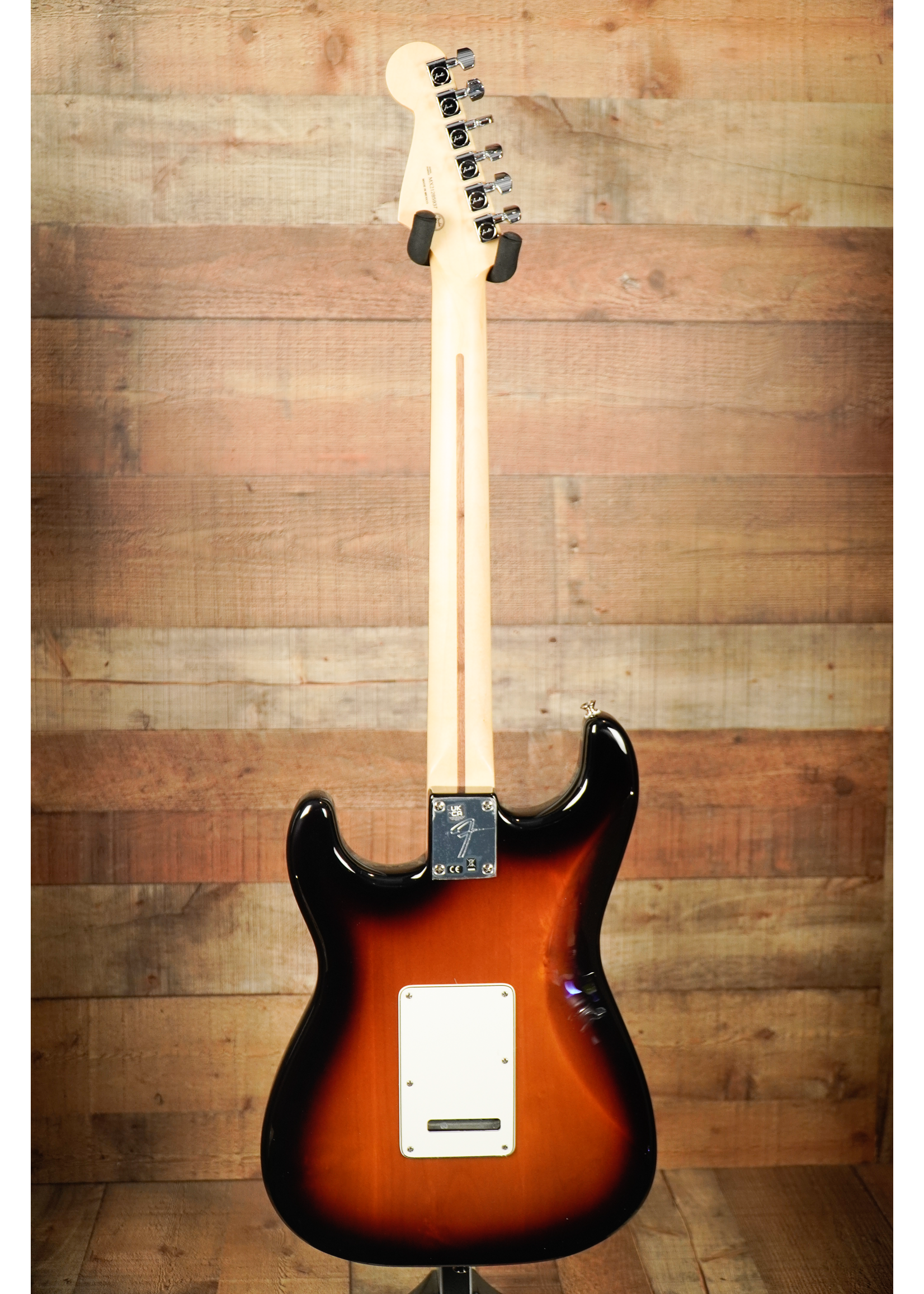 Fender Fender Player Stratocaster®, Pau Ferro Fingerboard, 3-Color Sunburst