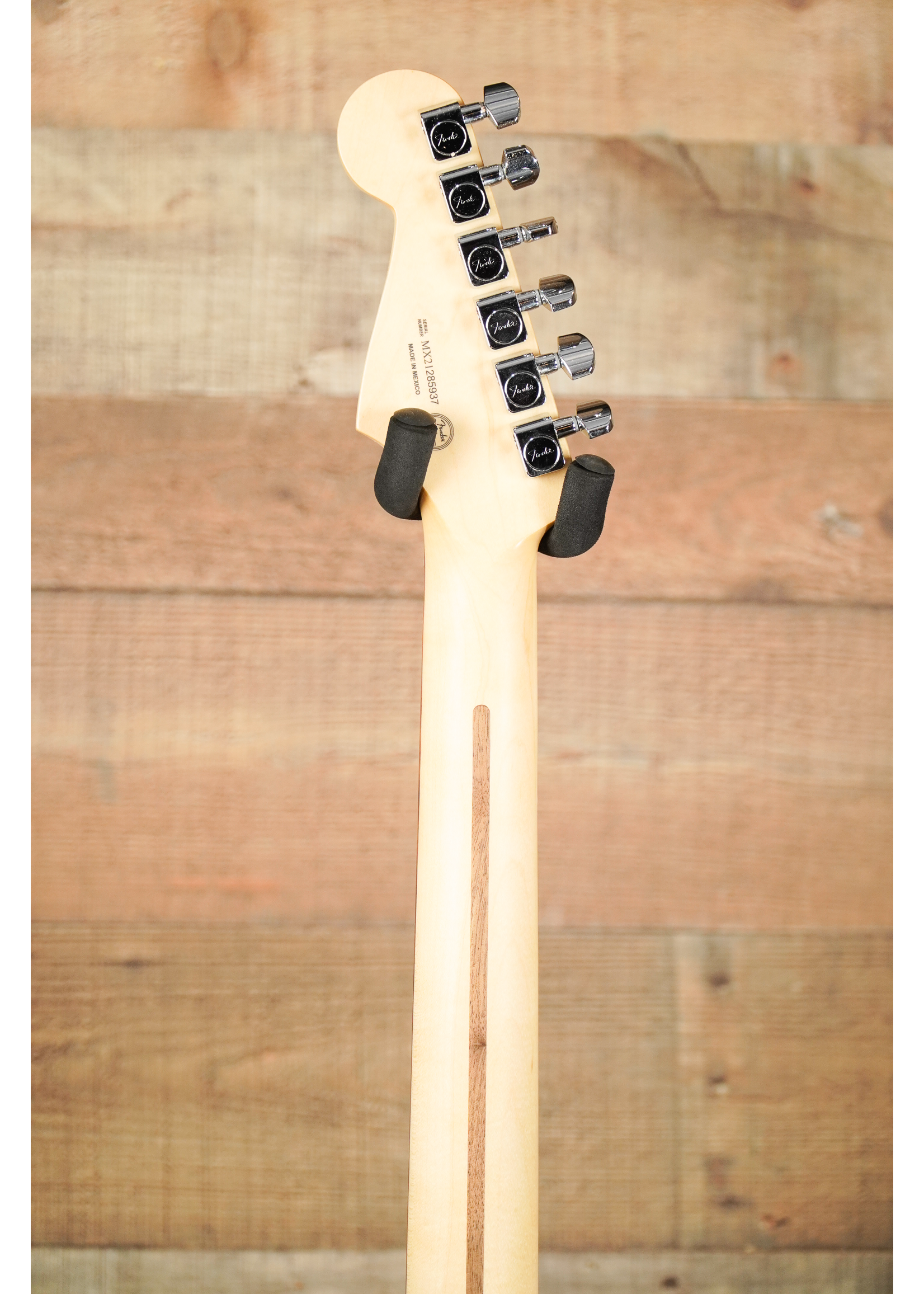 Fender Fender Player Stratocaster®, Pau Ferro Fingerboard, 3-Color Sunburst