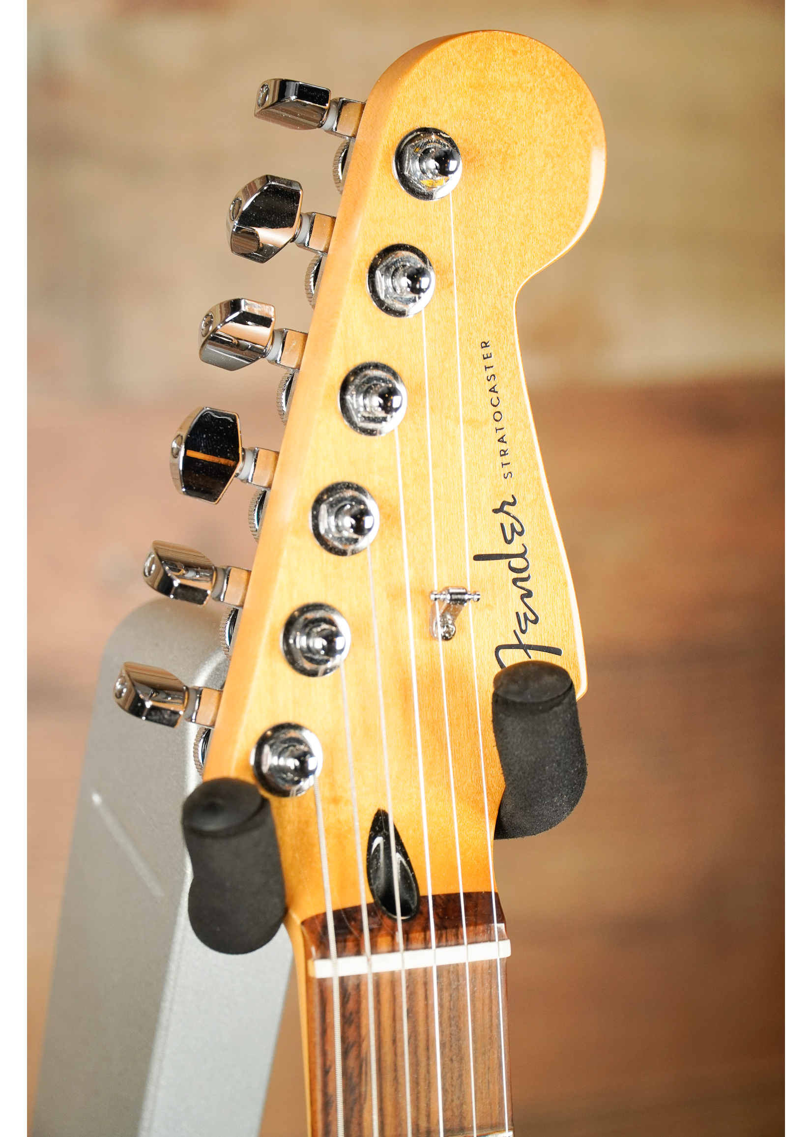 Fender Fender Player Plus Stratocaster® HSS, Pau Ferro Silverburst