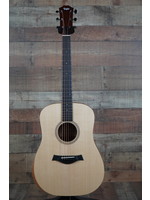 Taylor 6-String | Sitka Spruce Top | Layered Sapele Back and Sides | Maple Neck | West African Crelicam Ebony Fretboard | No Electronics | Non-cutaway | Gig Bag Case