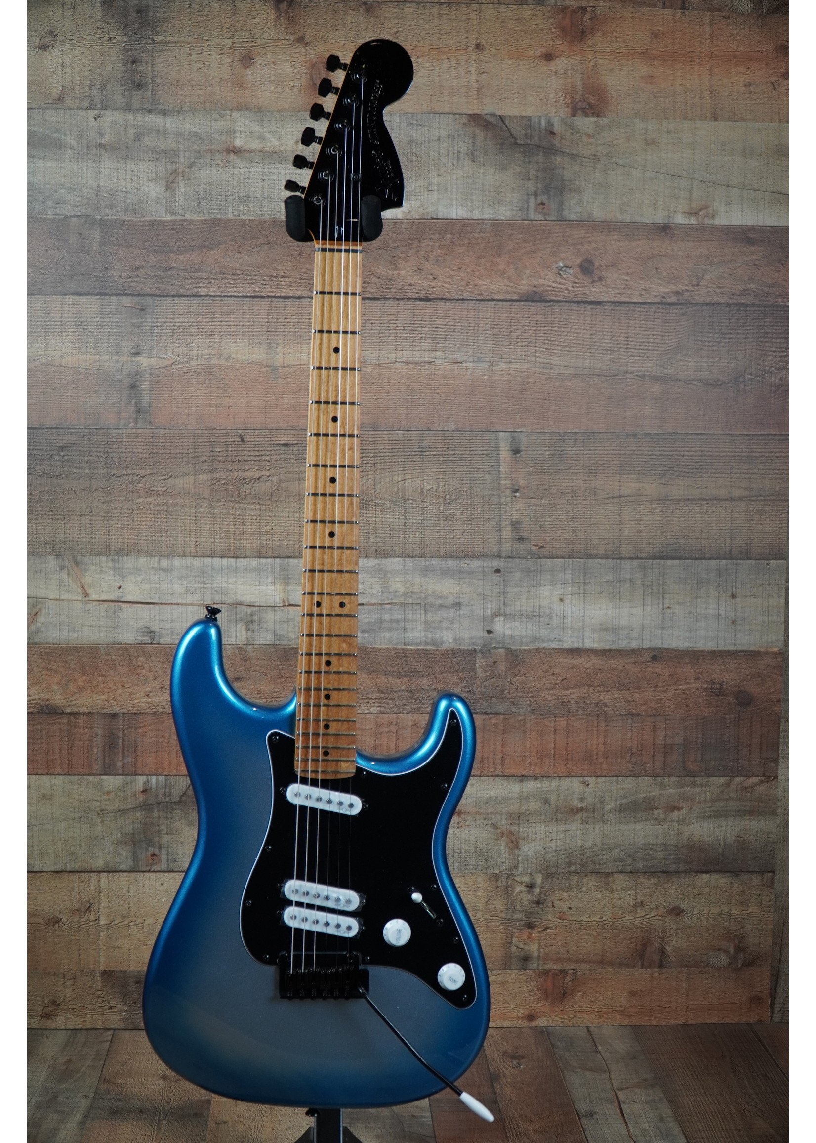Squier Squire Contemporary Stratocaster® Special, Roasted Maple Fingerboard, Black Pickguard, Sky Burst Metallic