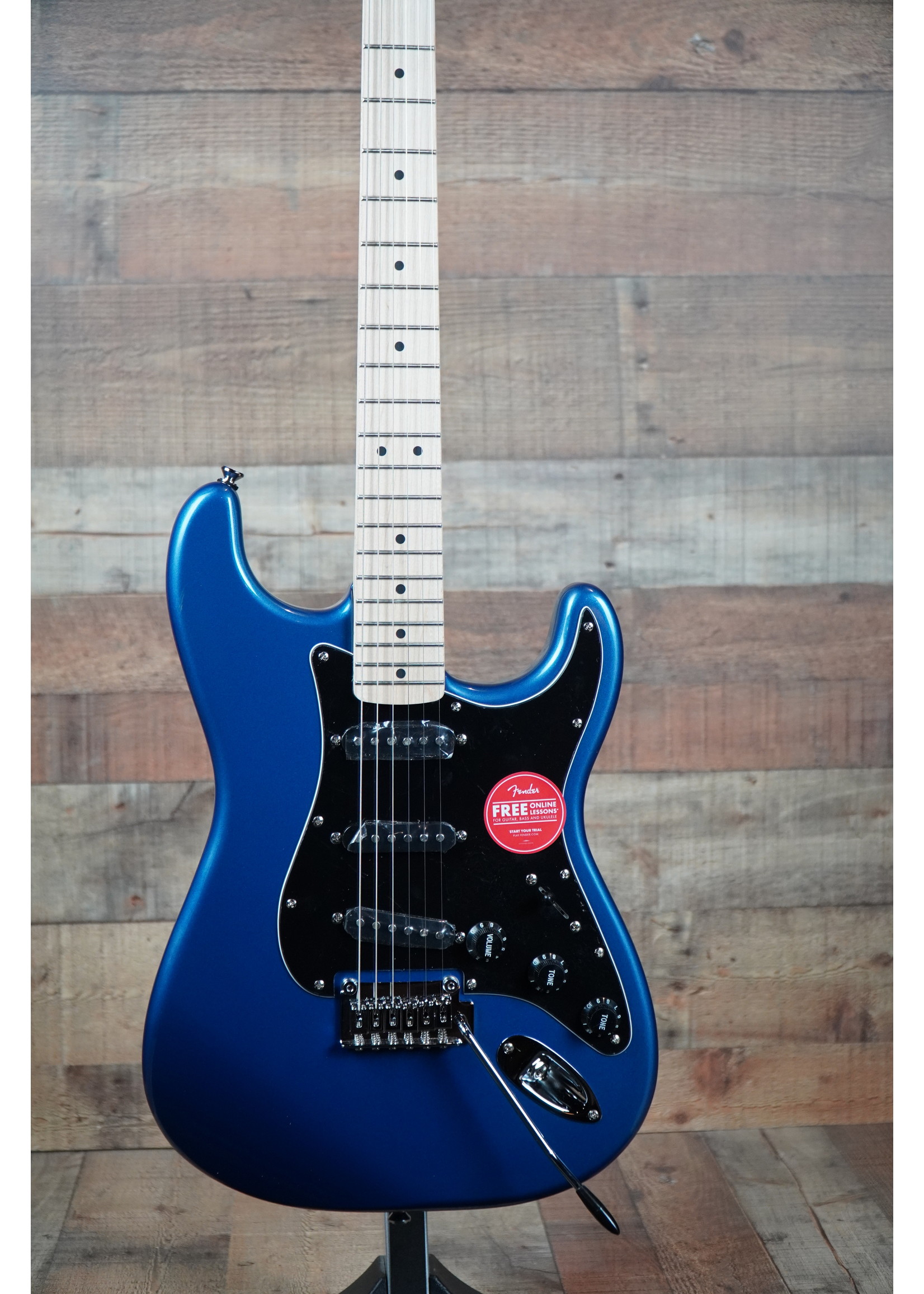 Squier Squire Affinity Series™ Stratocaster®, Maple Fingerboard, Black Pickguard, Lake Placid Blue