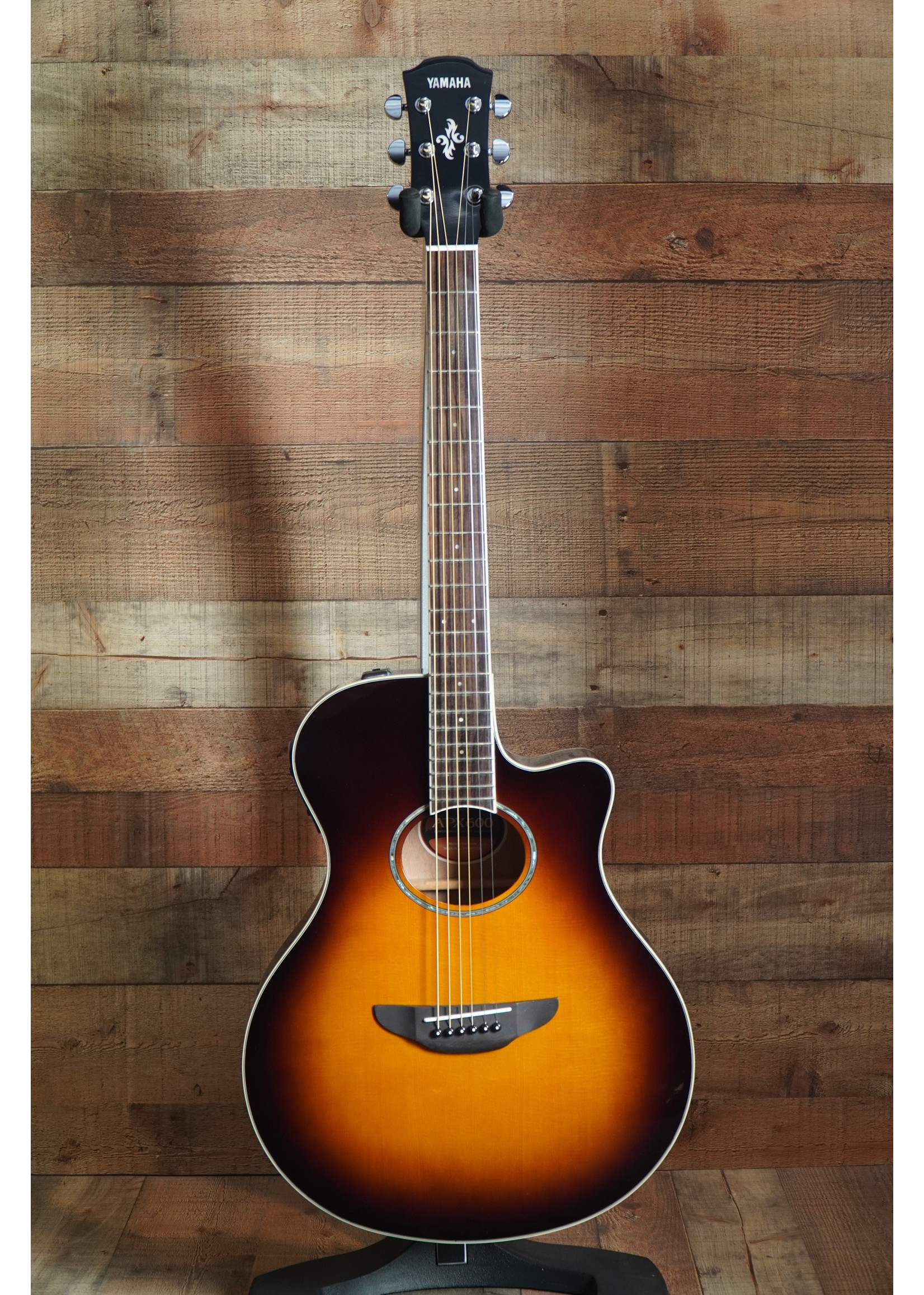 Yamaha APX600 Acoustic Guitar, Old Violin Sunburst