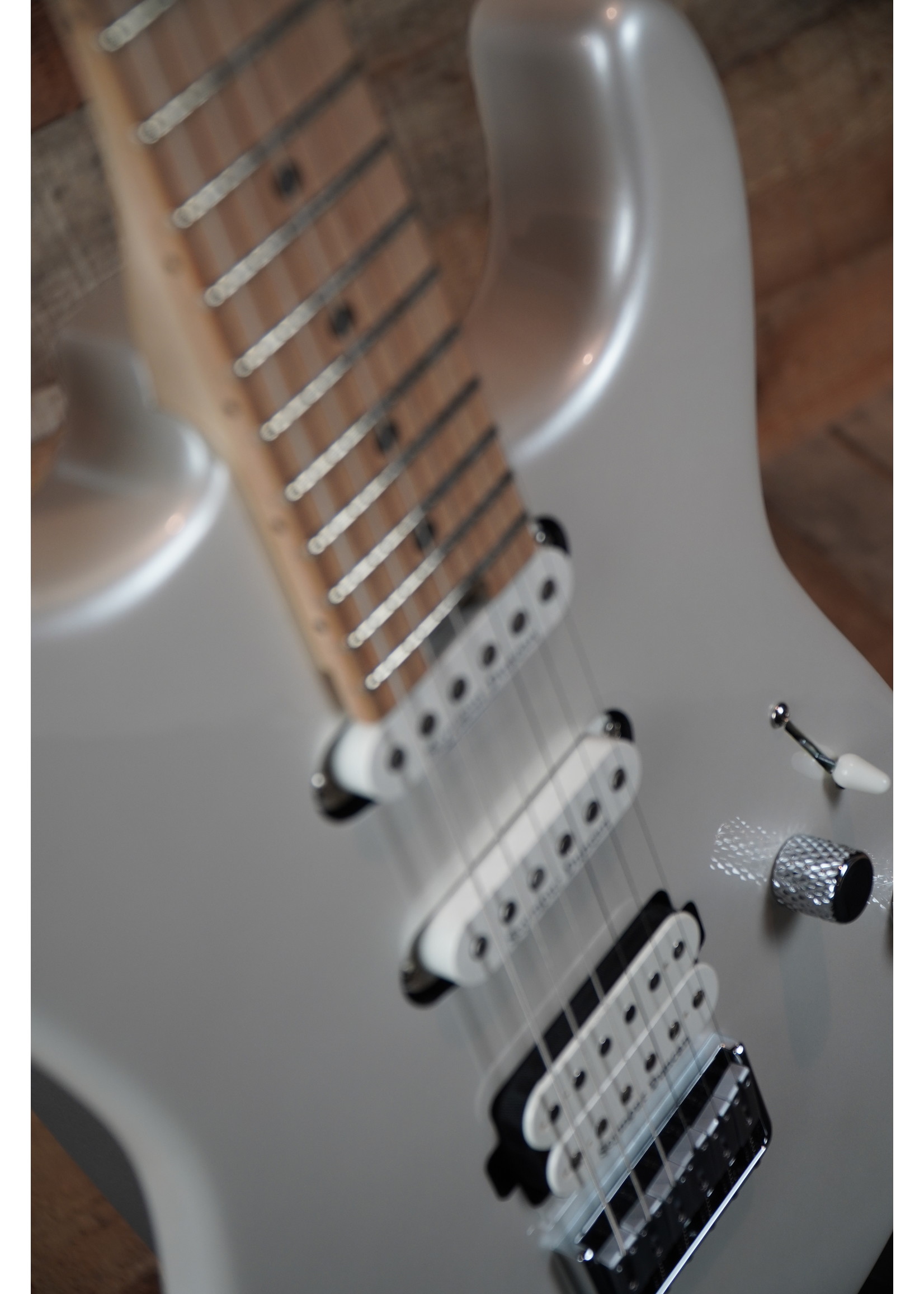 Charvel Charvel  Pro-Mod San Dimas® Style 1 HSS HT M, Maple Fingerboard, Platinum Pearl