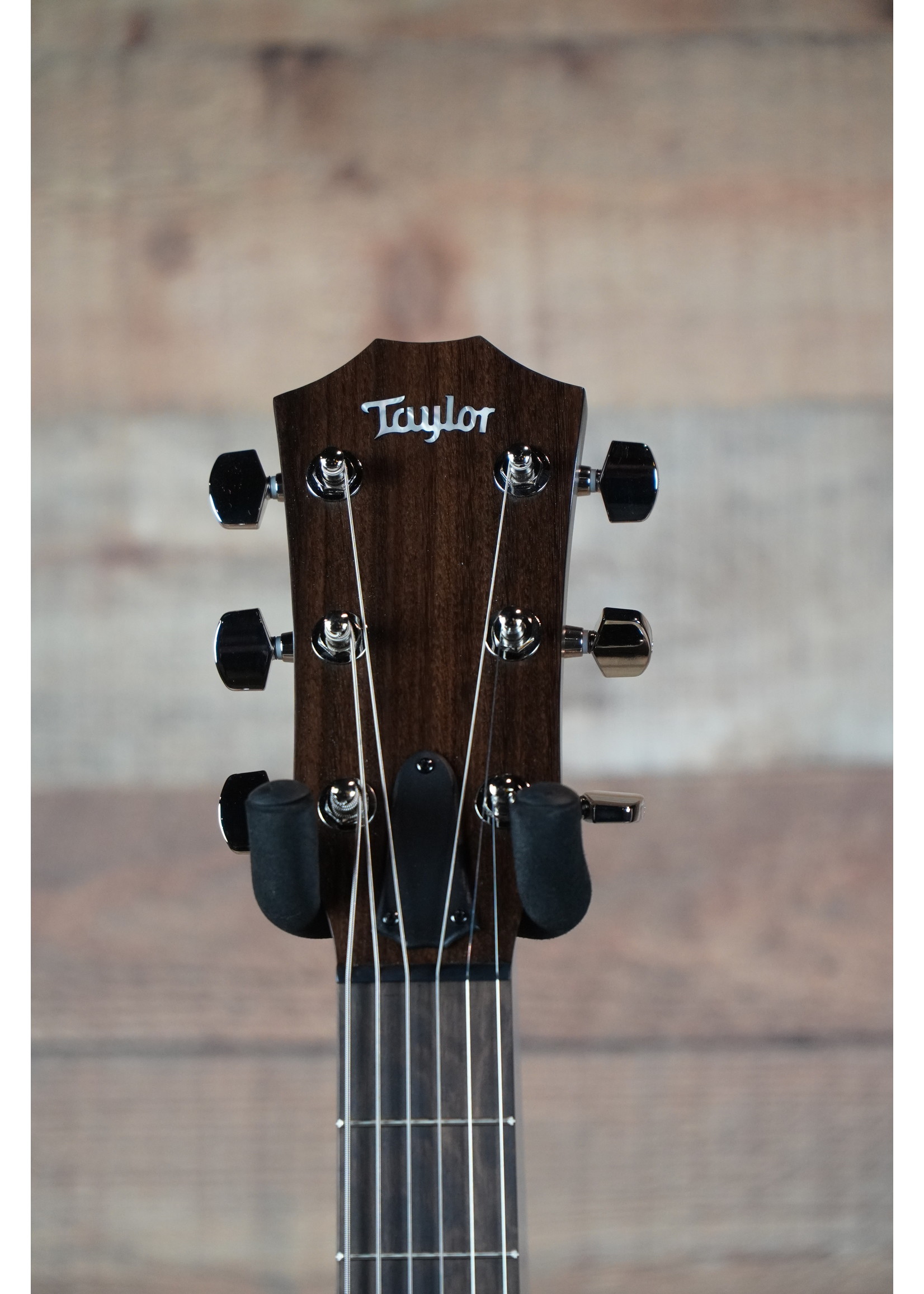 Taylor Taylor AD27e Flametop 6-String | Big Leaf Maple Top | Maple Back and Sides | Hard Rock Maple Neck | Eucalyptus Fretboard | Expression System® 2 Electronics | Non-cutaway | Aerocase