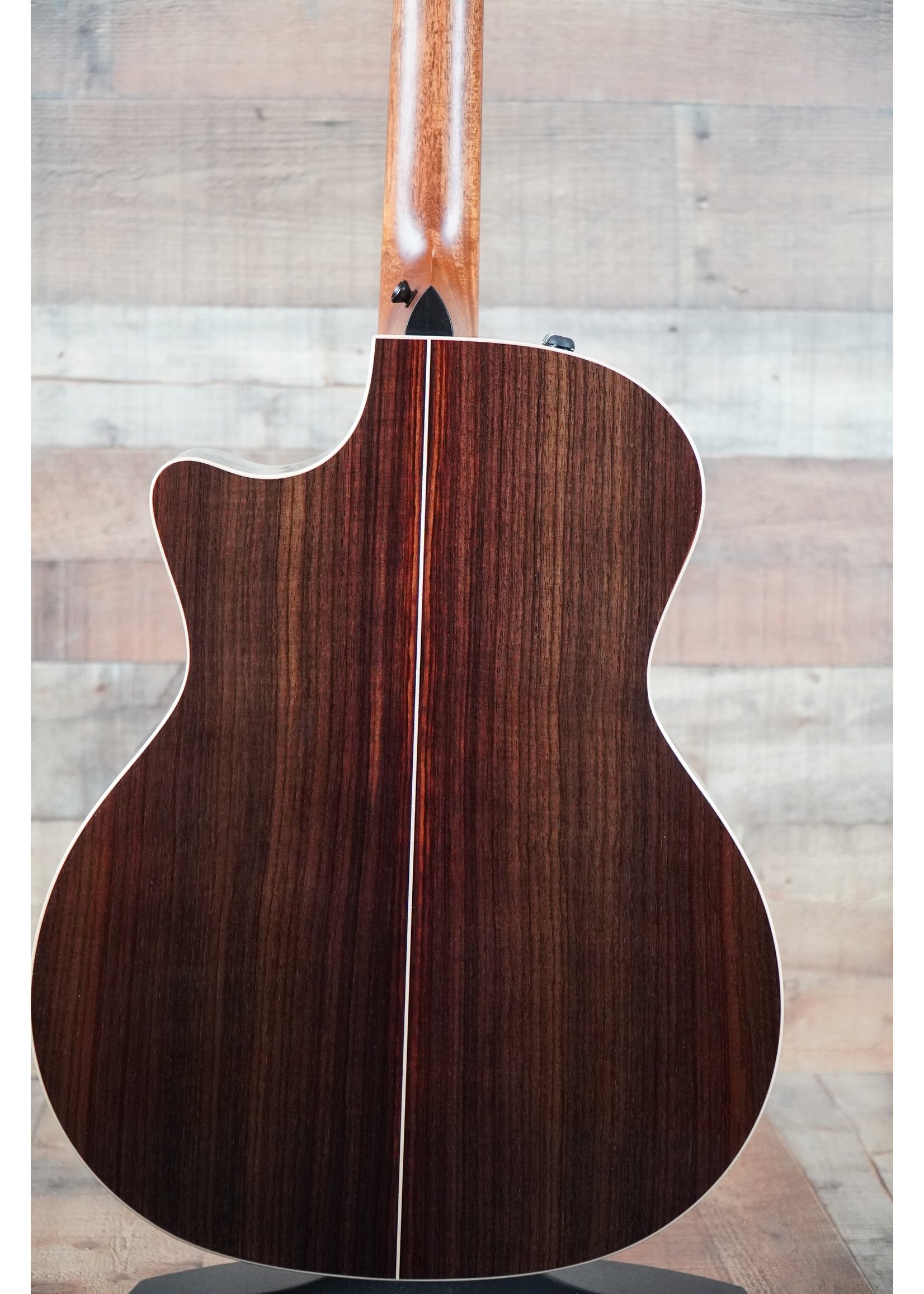 Taylor Taylor 814ce-SB Specialty | Sitka Spruce Top | Indian Rosewood Back and Sides | Tropical Mahogany Neck | Ebony Fretboard | Expression System® 2 Electronics | Venetian Cutaway | Taylor Deluxe Hardshell Brown Case