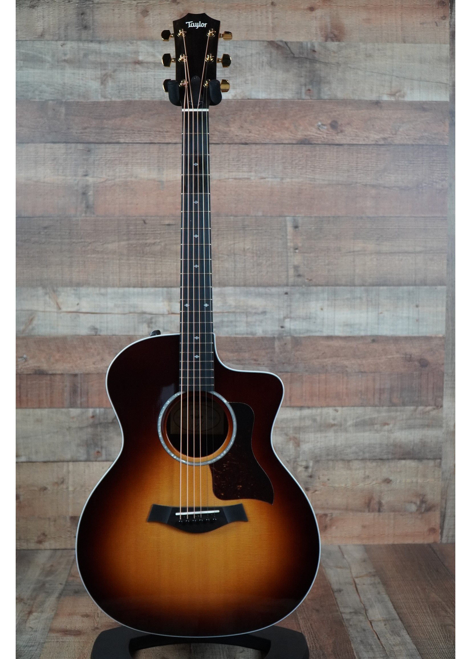 Taylor Taylor 214ce-SB DLX 6-String | Sitka Spruce Top | Layered Rosewood Back and Sides | Tropical Mahogany Neck | West African Crelicam Ebony Fretboard | Expression System® 2 Electronics | Venetian Cutaway | Taylor Deluxe Hardshell Brown Case