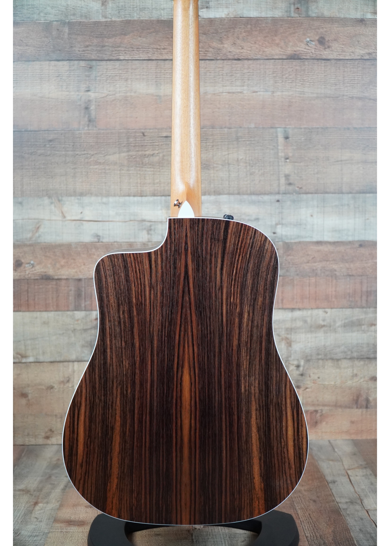 Taylor 210ce 6-String | Sitka Spruce Top | Layered Rosewood Back and Sides | Tropical Mahogany Neck | West African Crelicam Ebony Fretboard | Expression System® 2 Electronics | Venetian Cutaway | Gig Bag Case