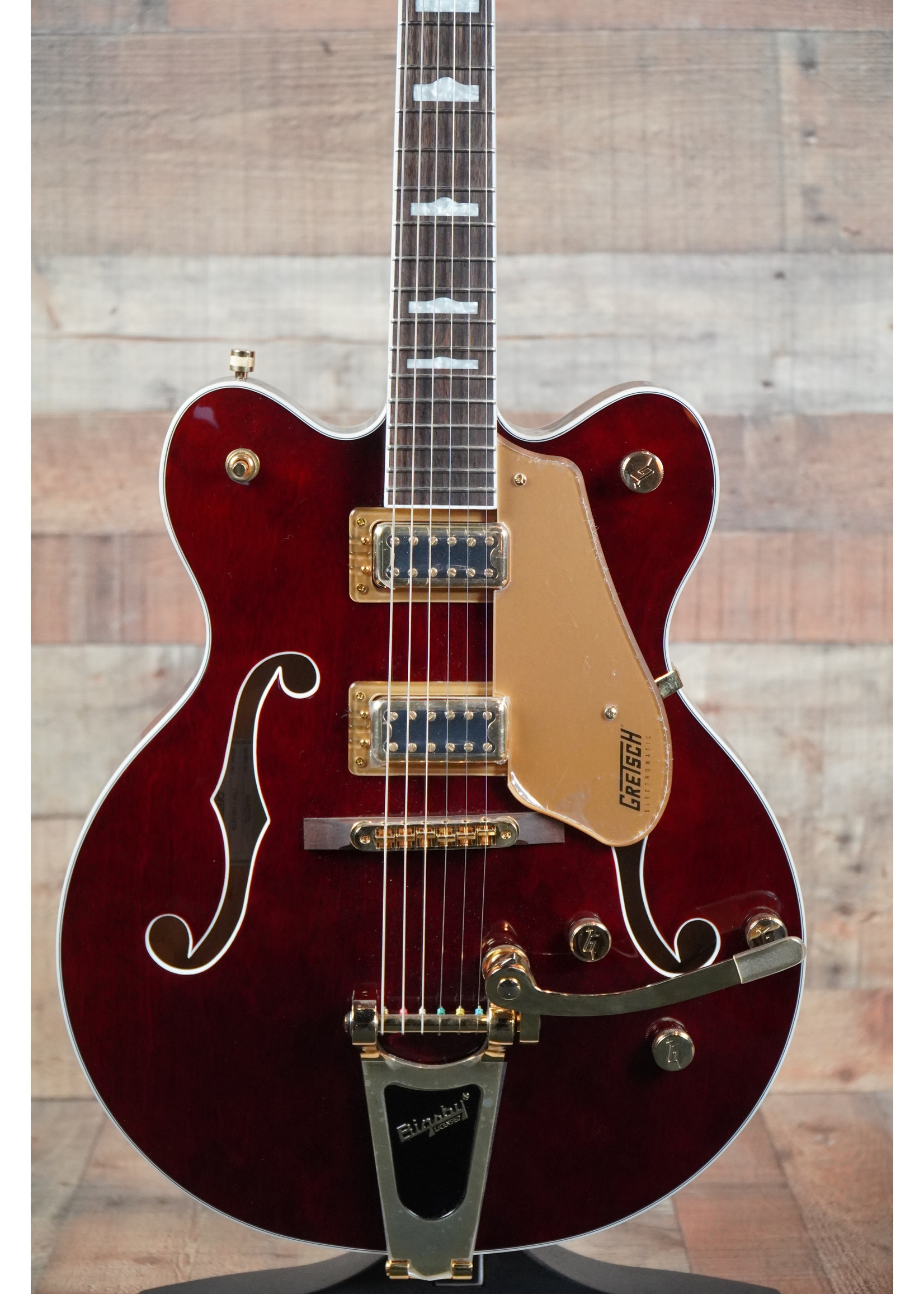 Gretsch G5422TG Electromatic® Classic Hollow Body Double-Cut with Bigsby® and Gold Hardware, Laurel Fingerboard, Walnut Stain