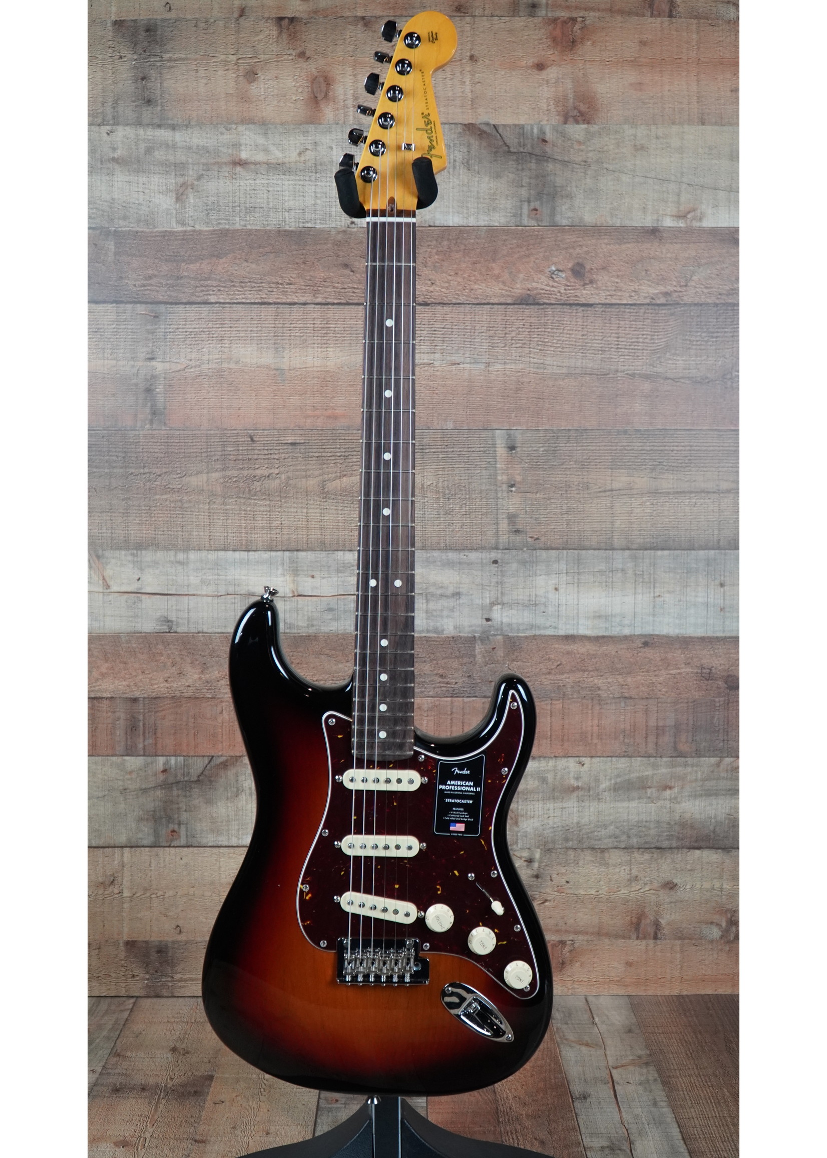 Fender Fender  American Professional II Stratocaster®, Rosewood Fingerboard, 3-Color Sunburst
