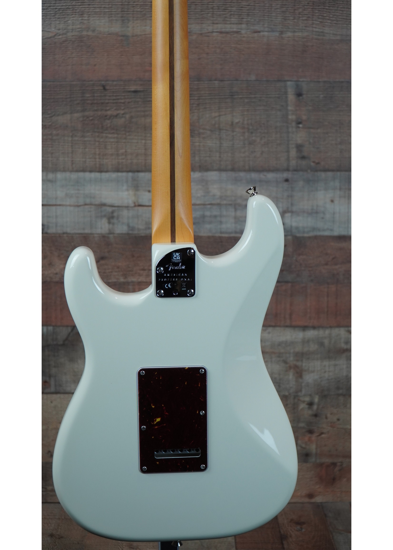 Fender Fender  American Professional II Stratocaster®, Maple Fingerboard, Olympic White