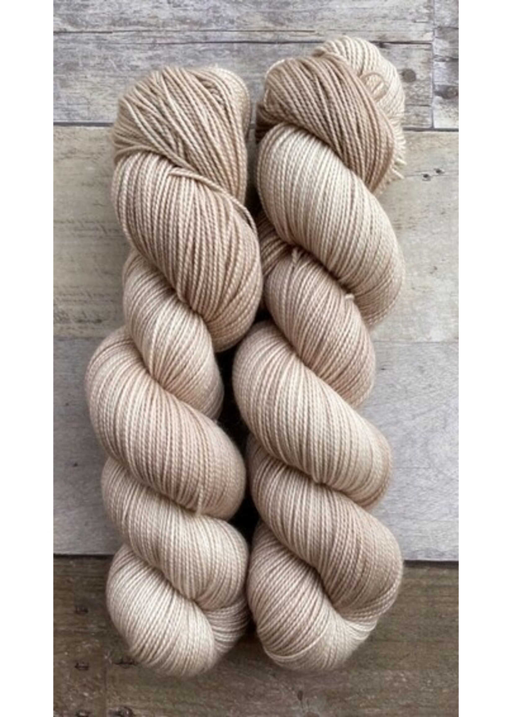 Polka Dot Sheep PDS Whitefish Worsted