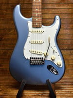 Fender Fender Vintera 60's Stratocaster Ice Blue Metallic