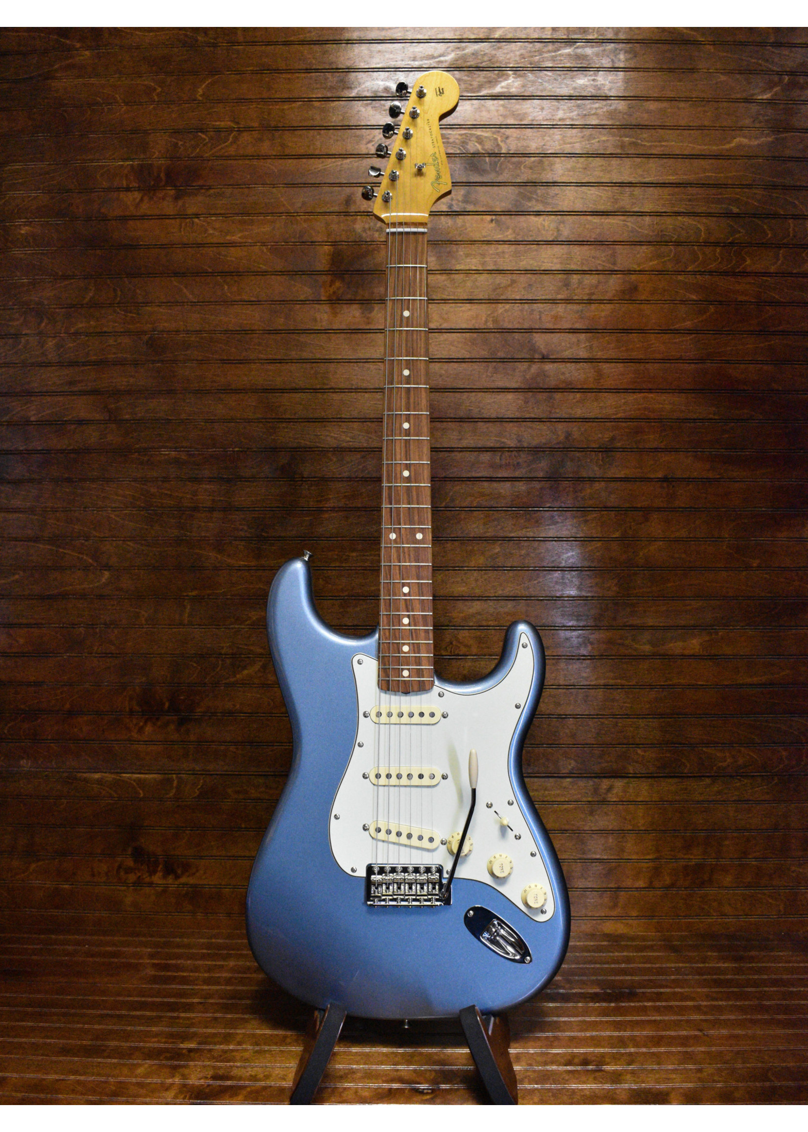 Fender Fender Vintera 60's Stratocaster Ice Blue Metallic